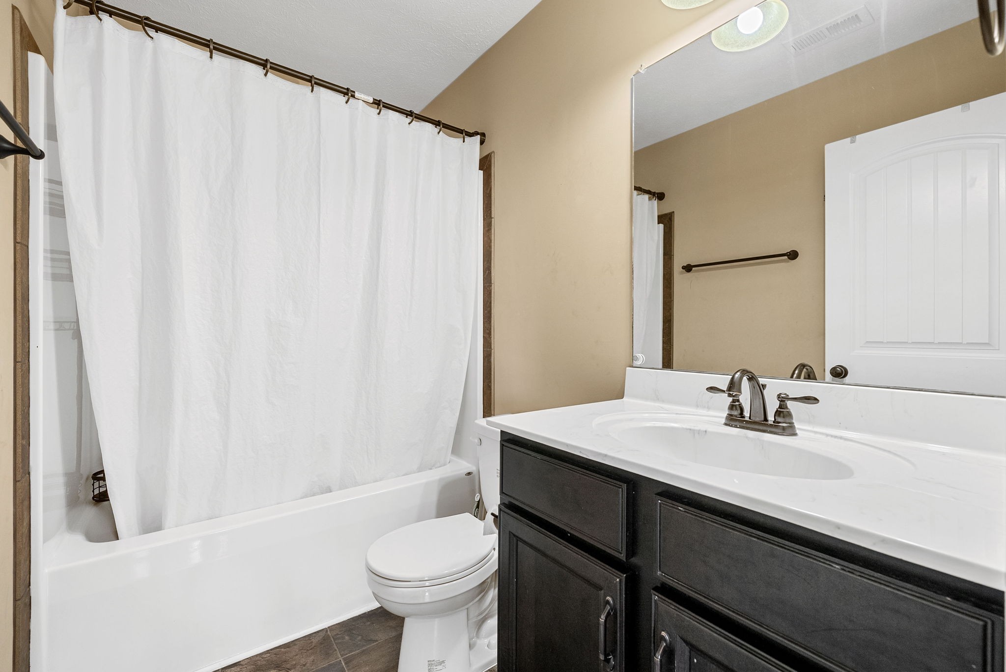 Clarksville, Tennessee 37040, United States, 4 Bedrooms Bedrooms, ,3 BathroomsBathrooms,Residential,Active,162705