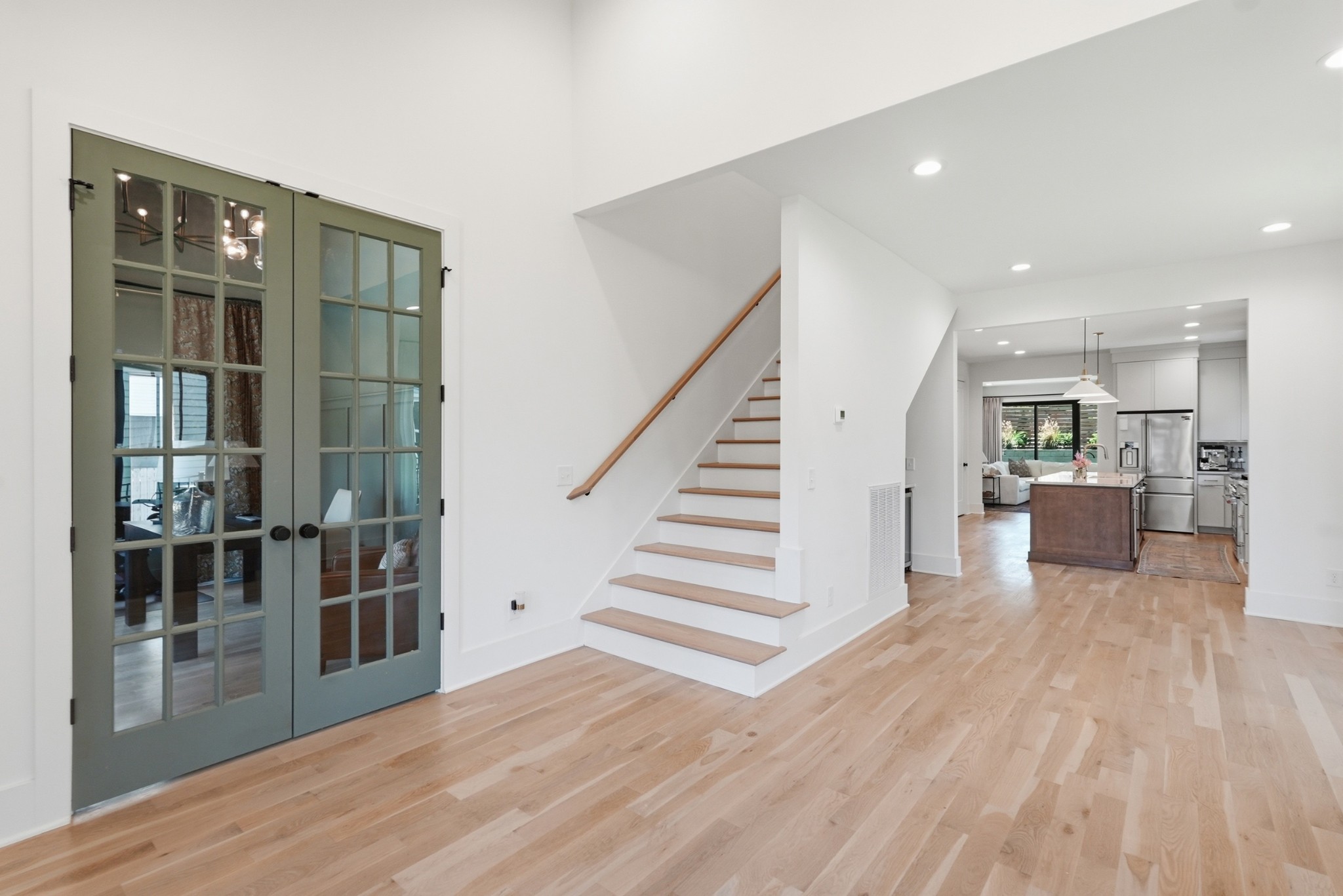1118 Douglas Ave