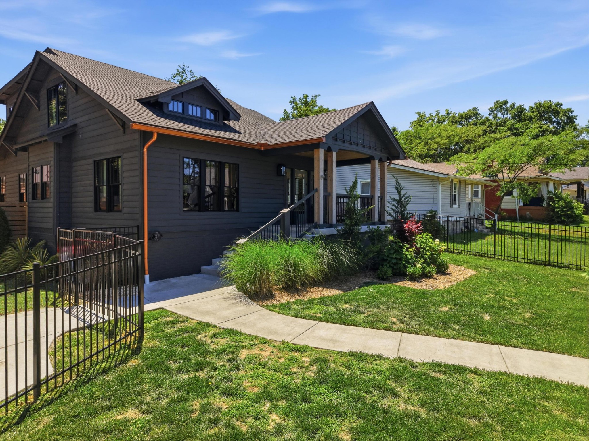 1118 Douglas Ave