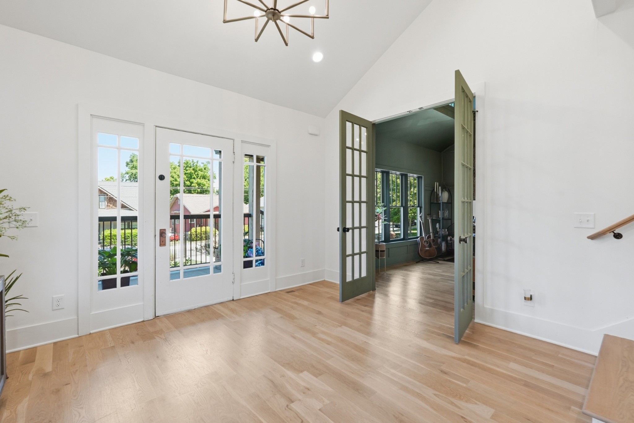 1118 Douglas Ave