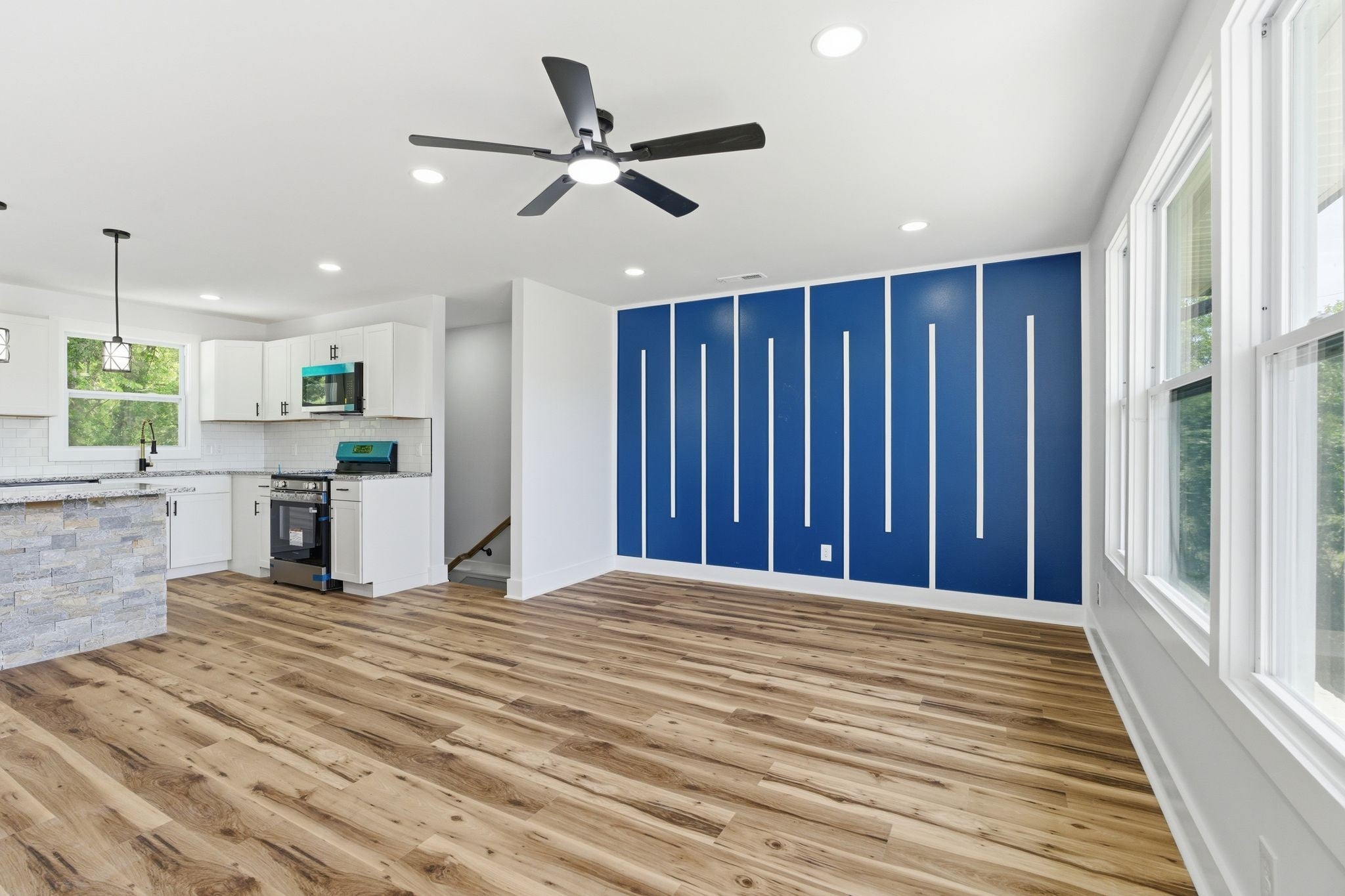 3313 Leondale Ter N