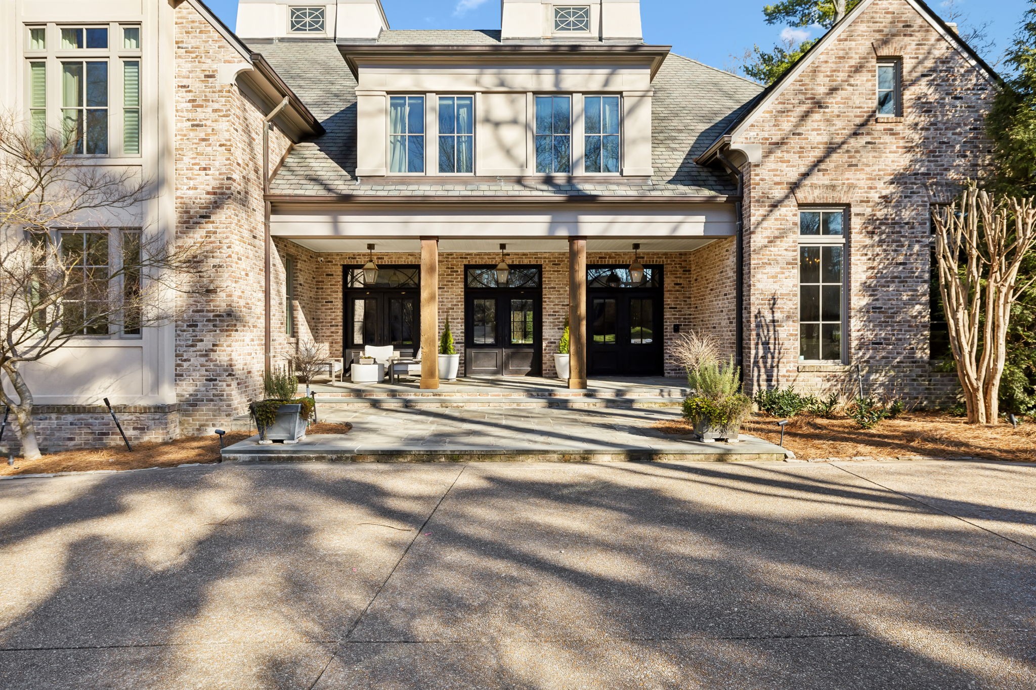 3918 Dorcas Dr