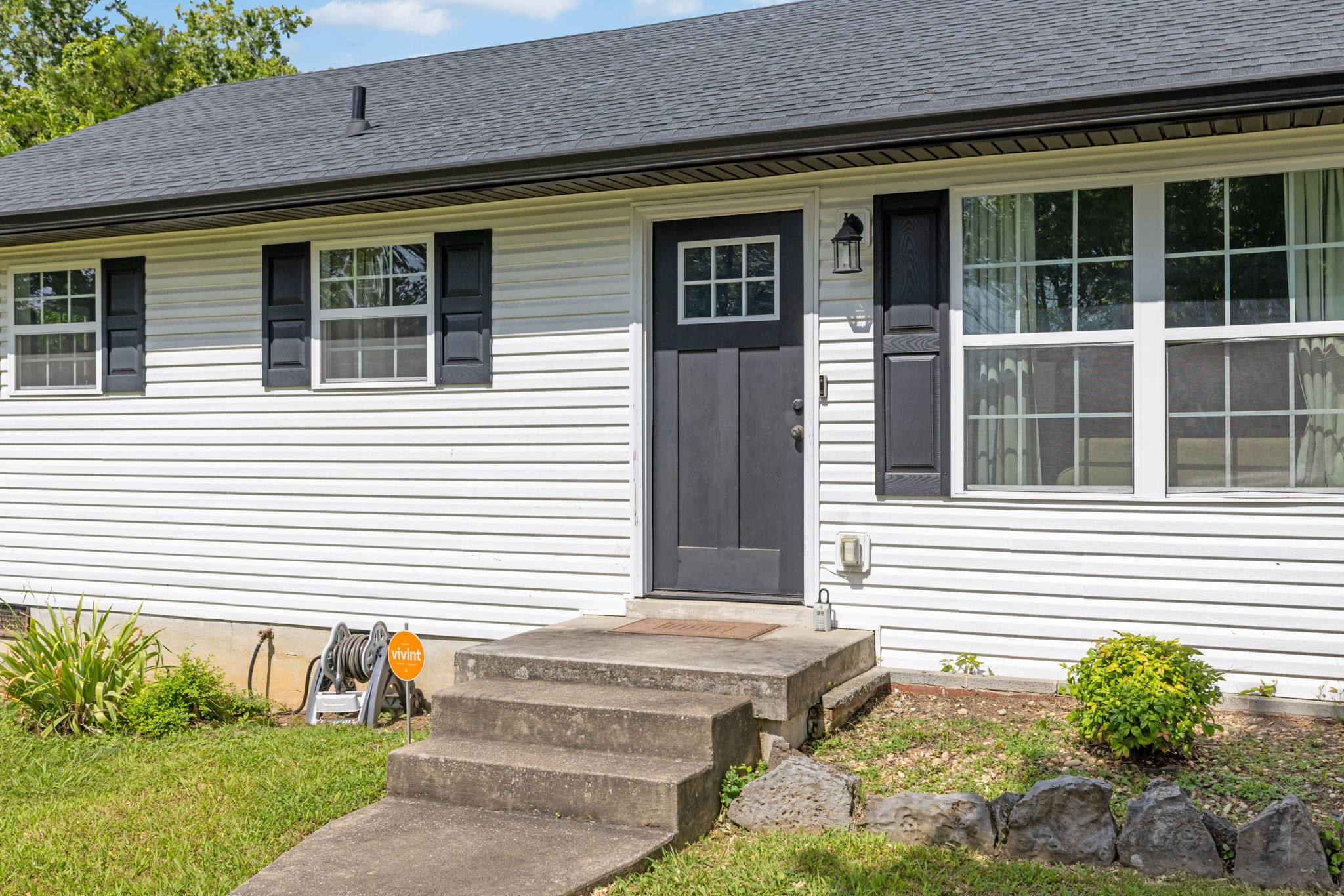 418 Woods Ave N