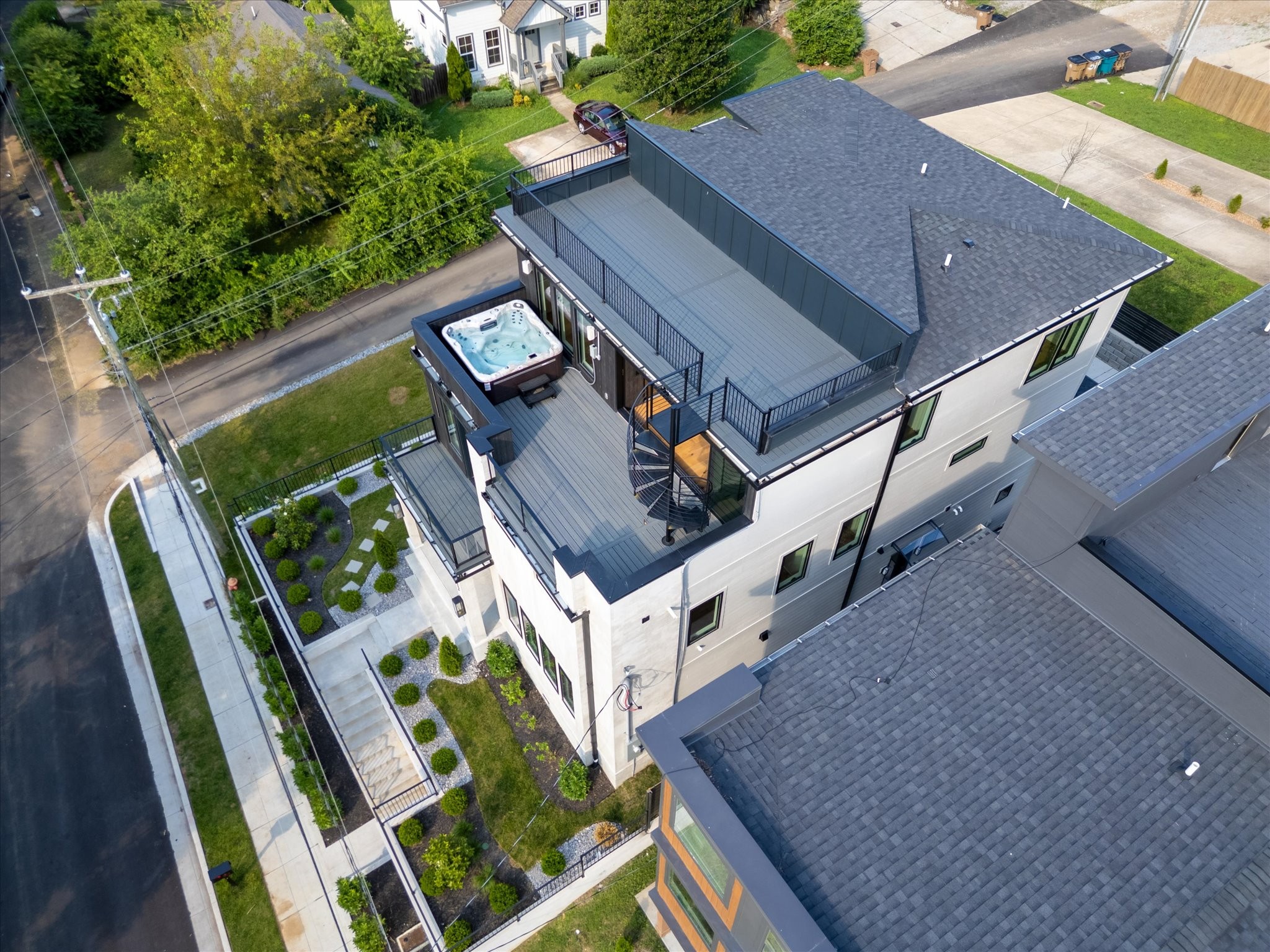 512 Weakley Ave