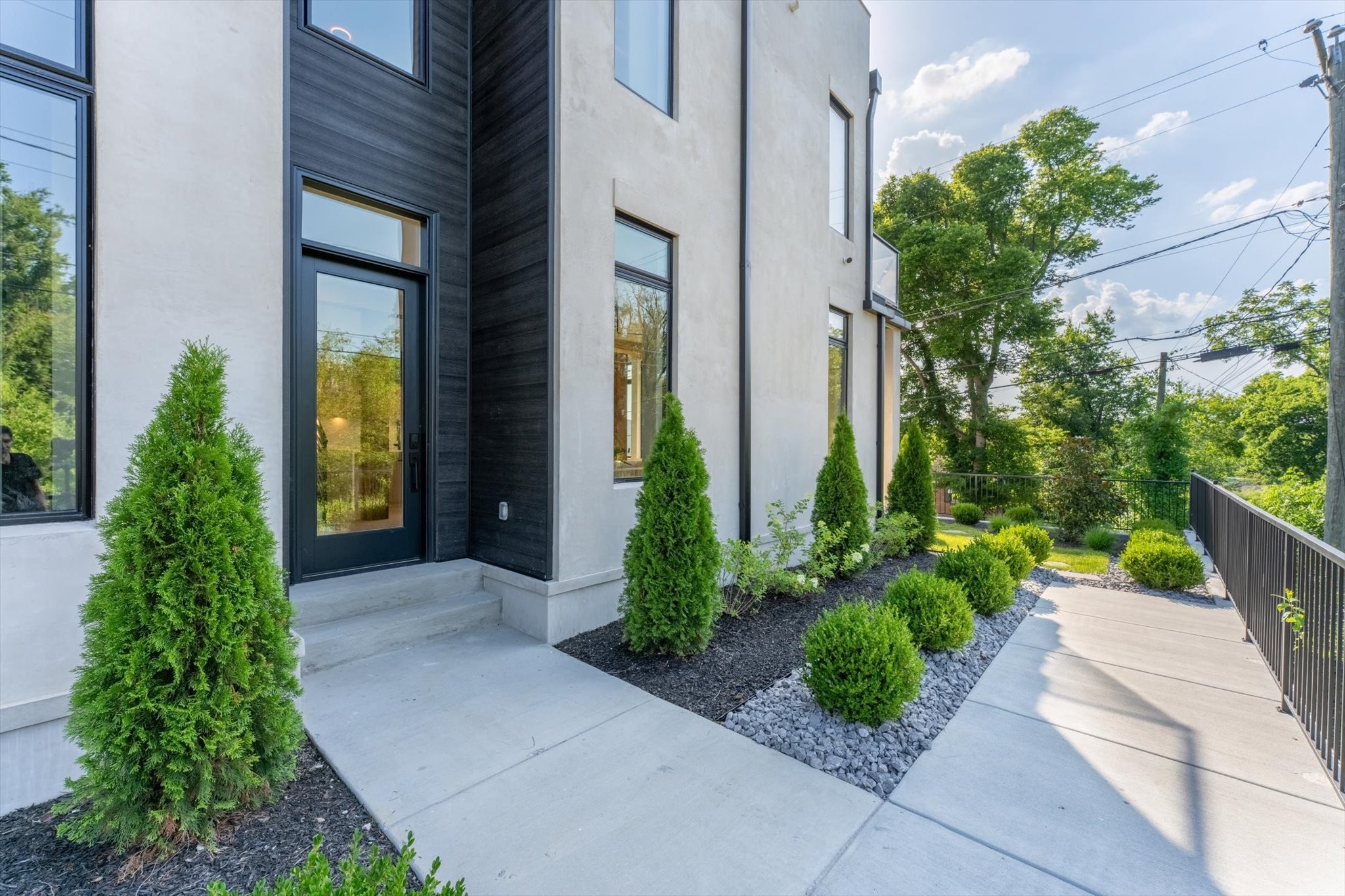 512 Weakley Ave