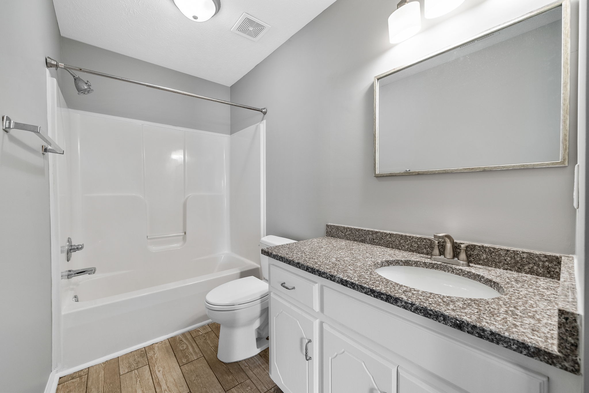 Clarksville, Tennessee 37040, United States, 3 Bedrooms Bedrooms, ,2 BathroomsBathrooms,Residential,Active,157295