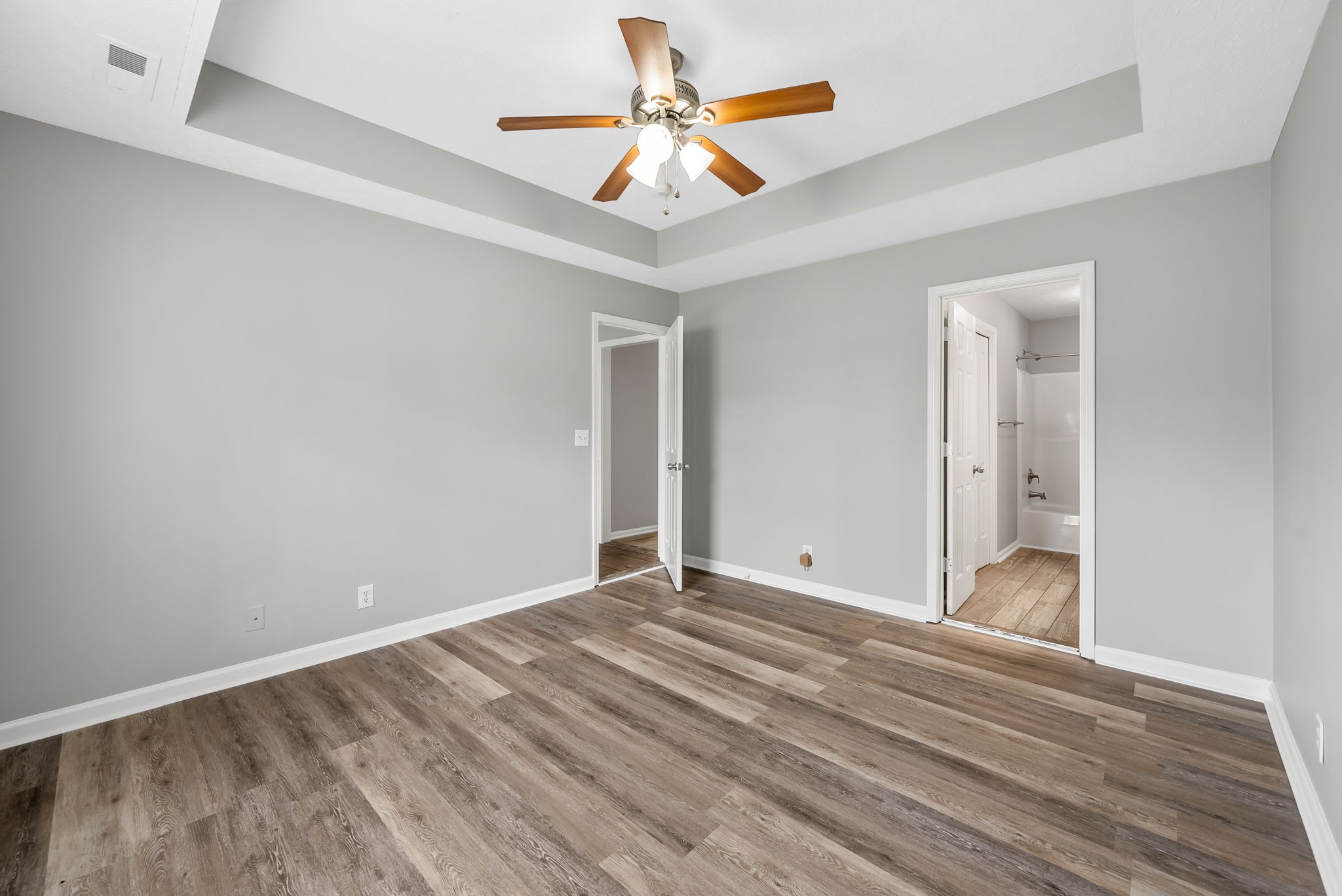 Clarksville, Tennessee 37040, United States, 3 Bedrooms Bedrooms, ,2 BathroomsBathrooms,Residential,Active,157295