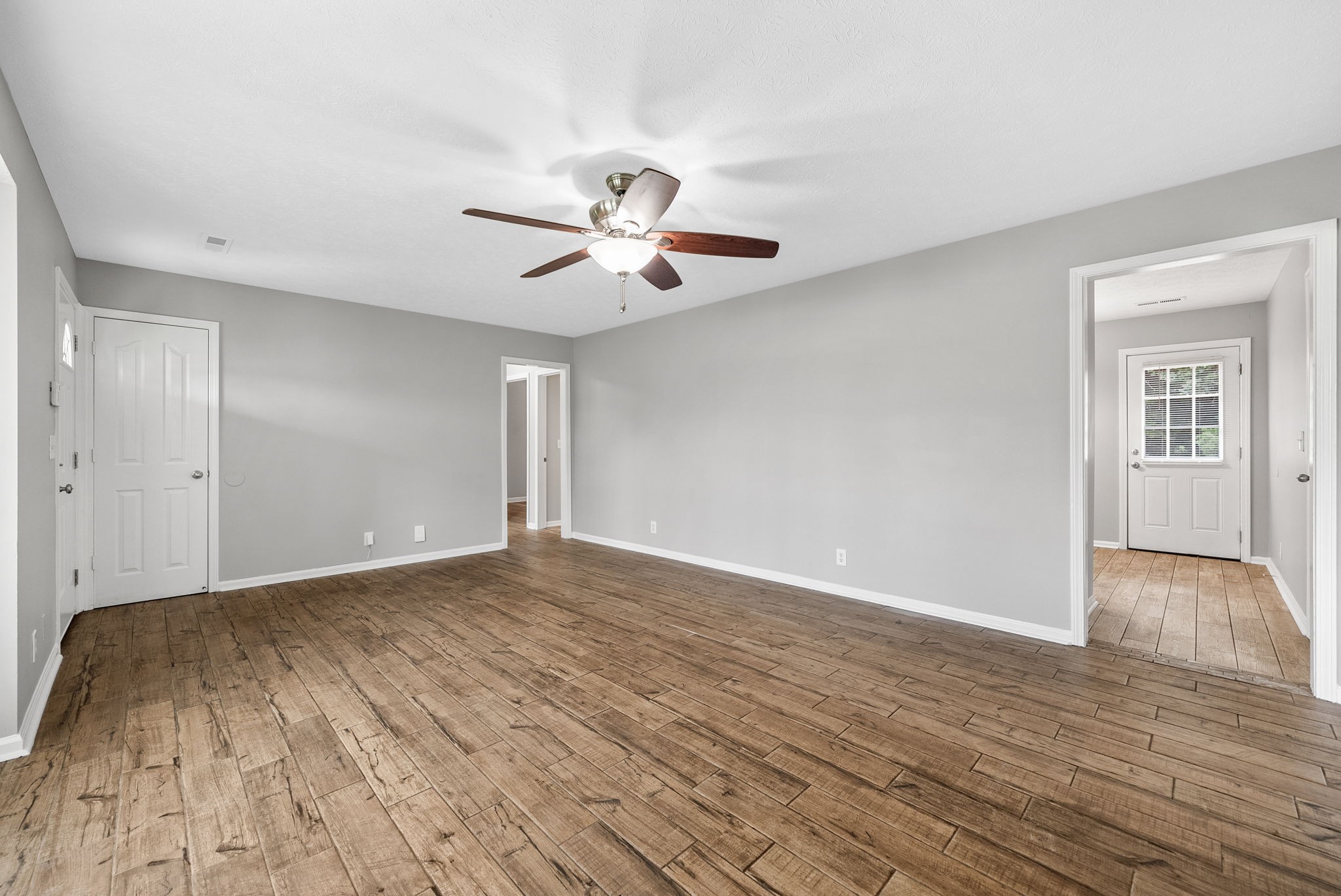 Clarksville, Tennessee 37040, United States, 3 Bedrooms Bedrooms, ,2 BathroomsBathrooms,Residential,Active,157295