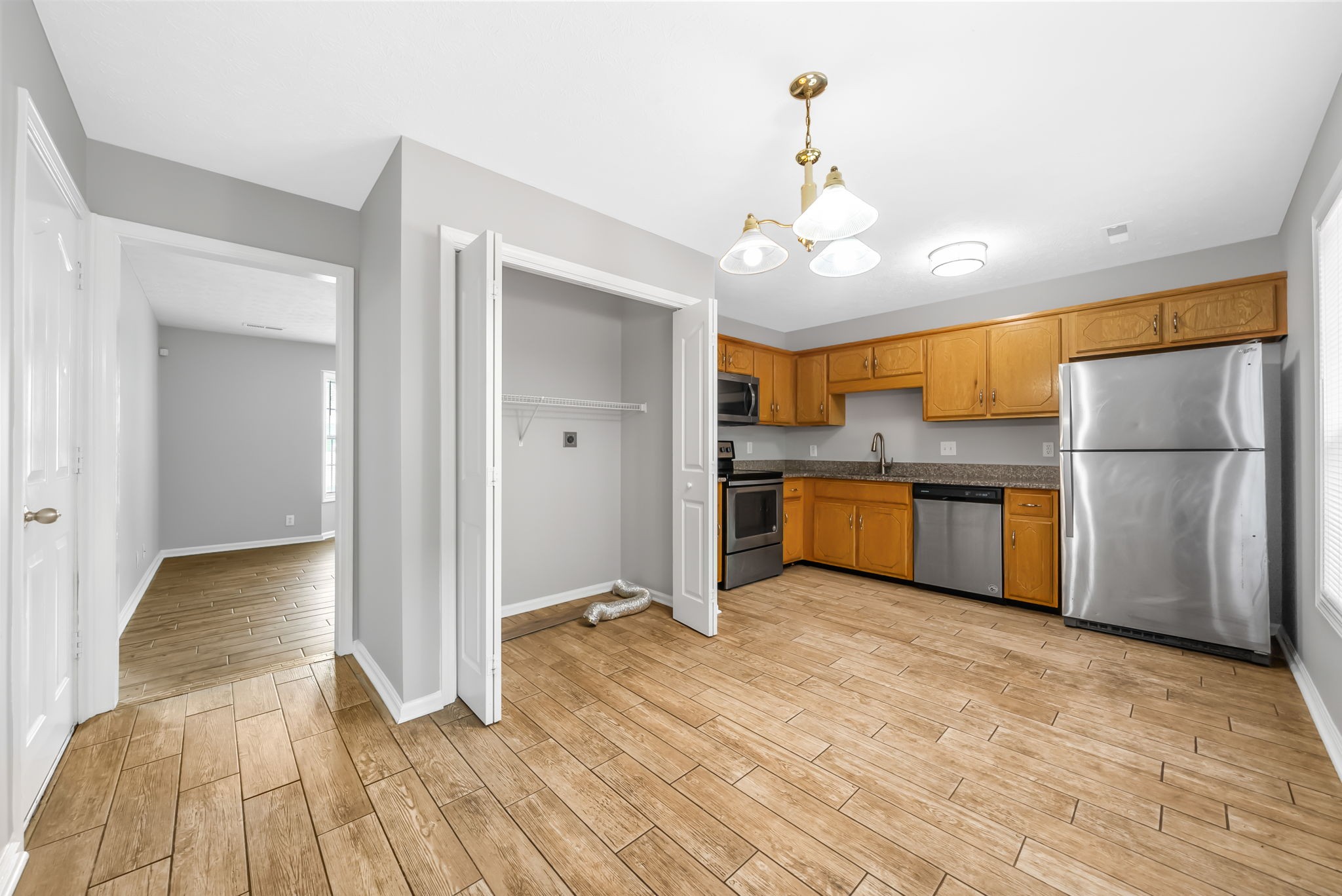 Clarksville, Tennessee 37040, United States, 3 Bedrooms Bedrooms, ,2 BathroomsBathrooms,Residential,Active,157295