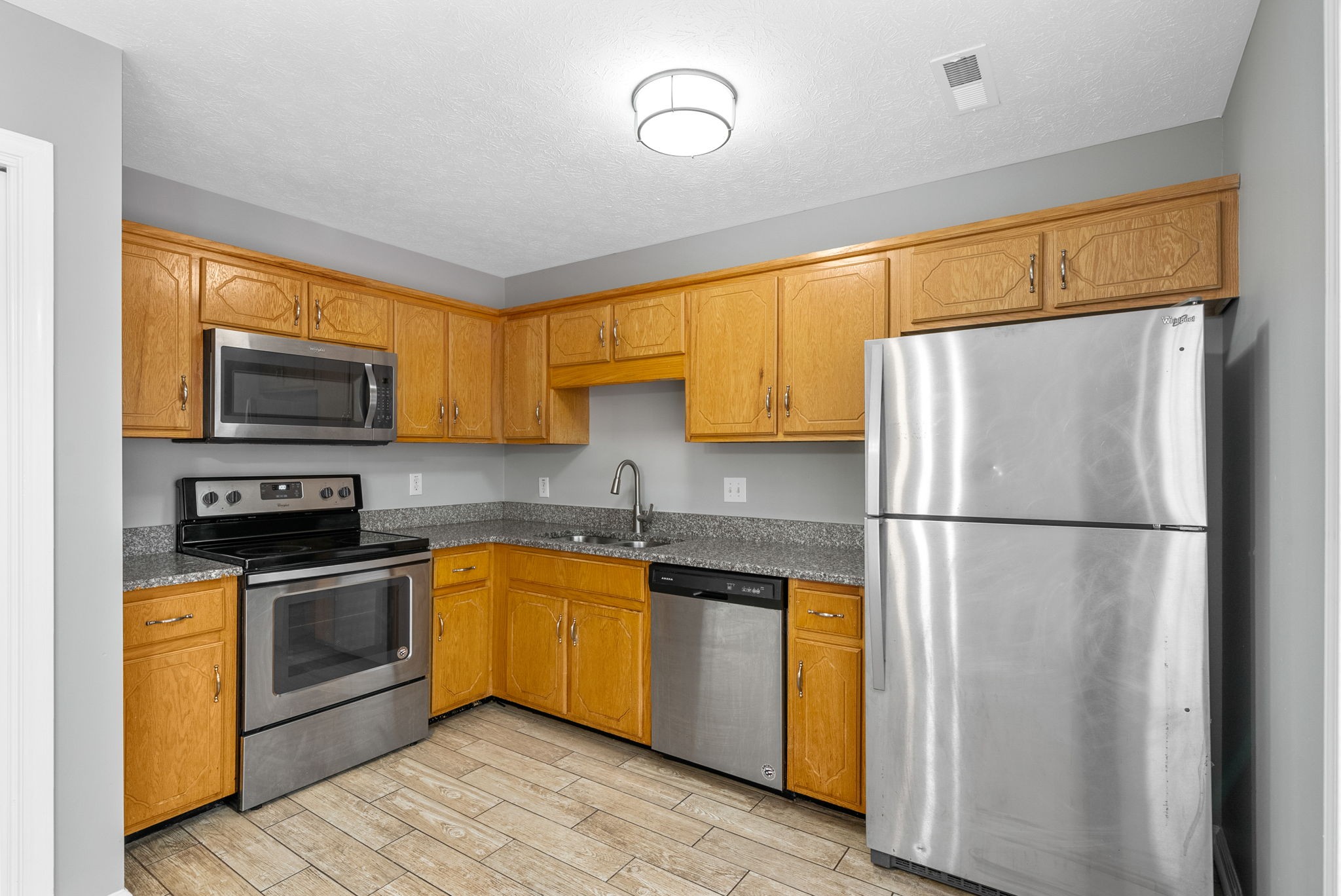 Clarksville, Tennessee 37040, United States, 3 Bedrooms Bedrooms, ,2 BathroomsBathrooms,Residential,Active,157295