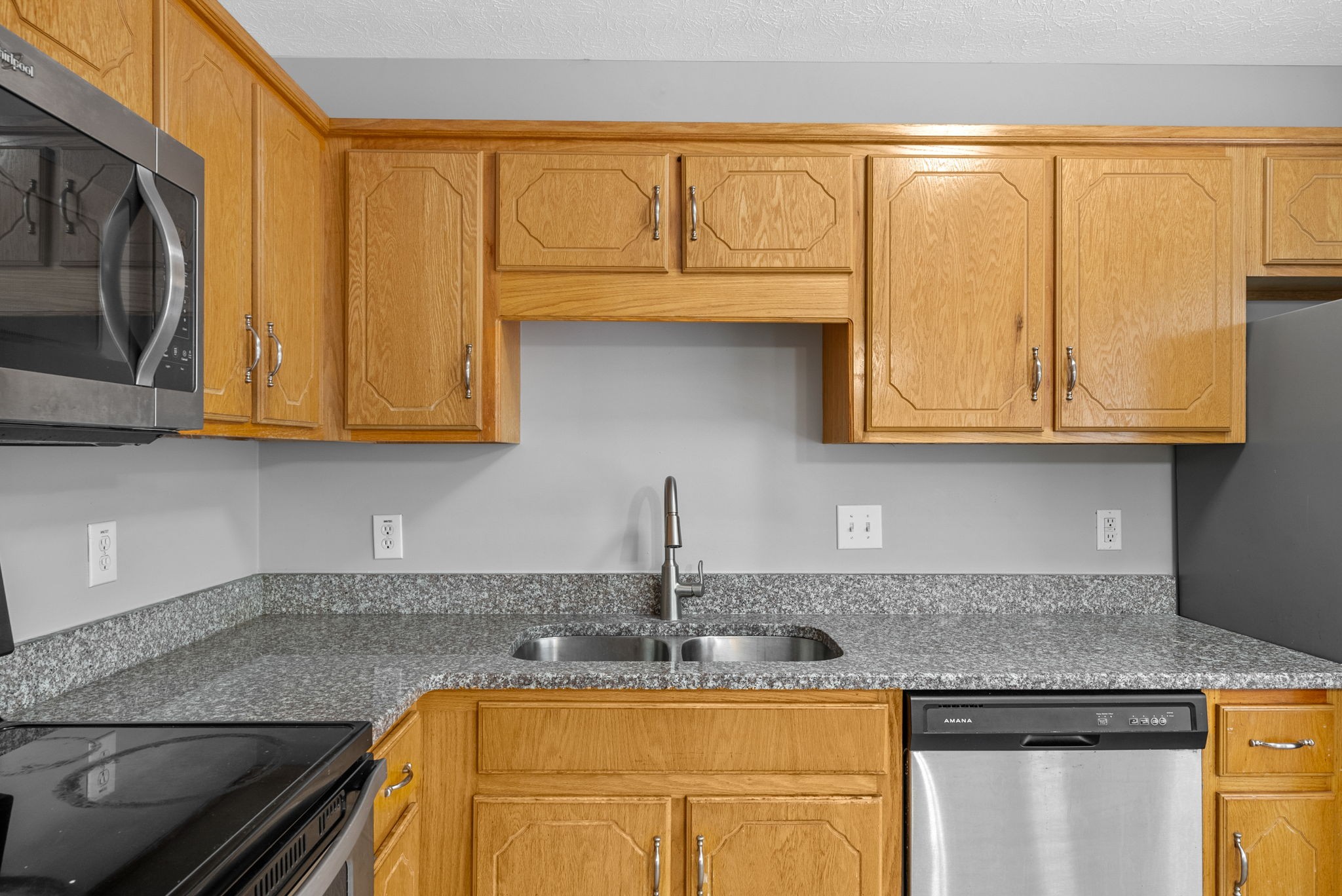 Clarksville, Tennessee 37040, United States, 3 Bedrooms Bedrooms, ,2 BathroomsBathrooms,Residential,Active,157295