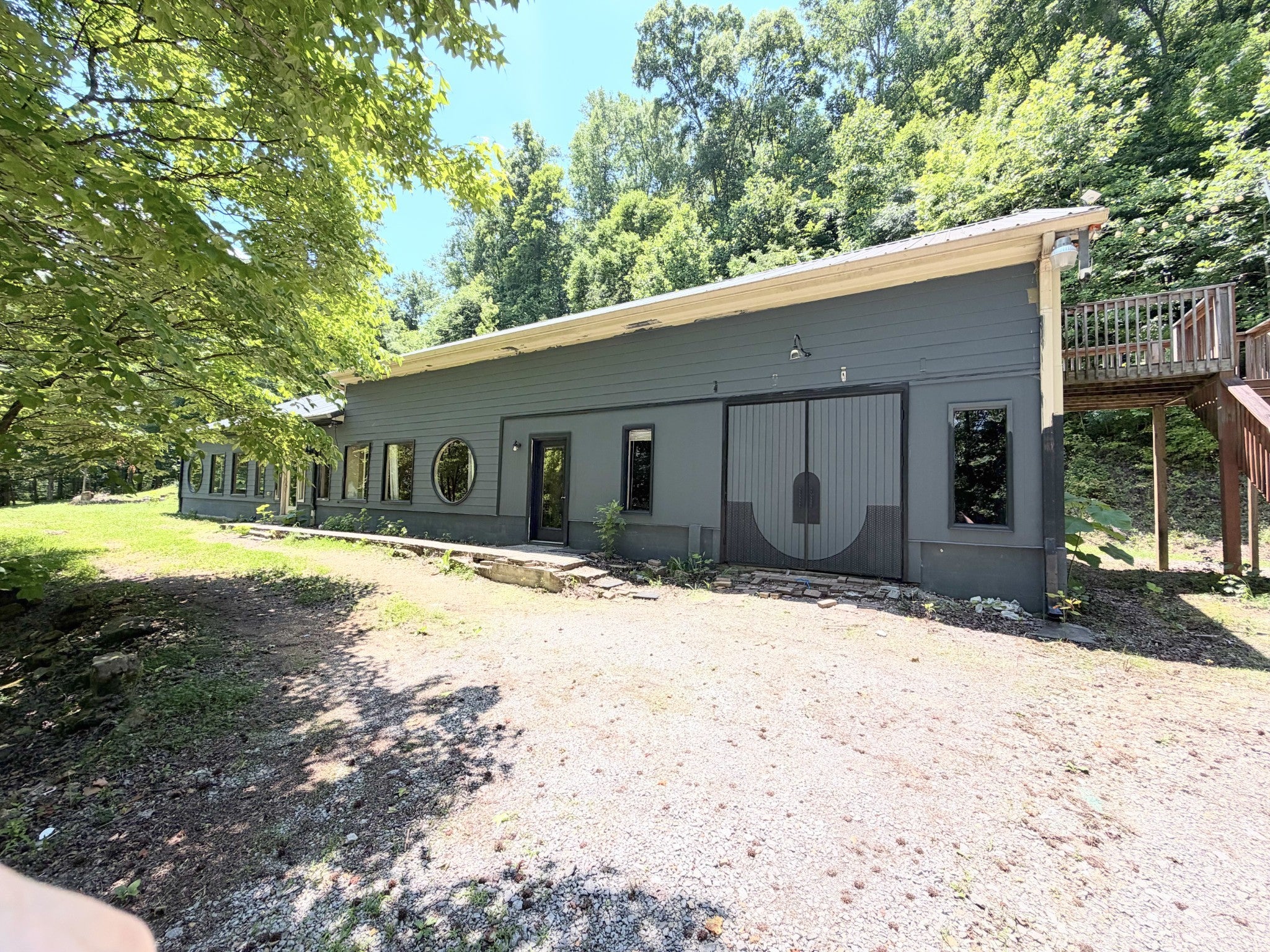 4033 New Highway 96 W