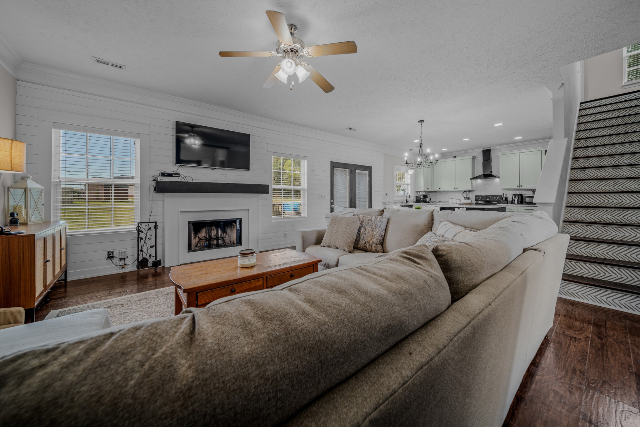 1008 Glenda Dr