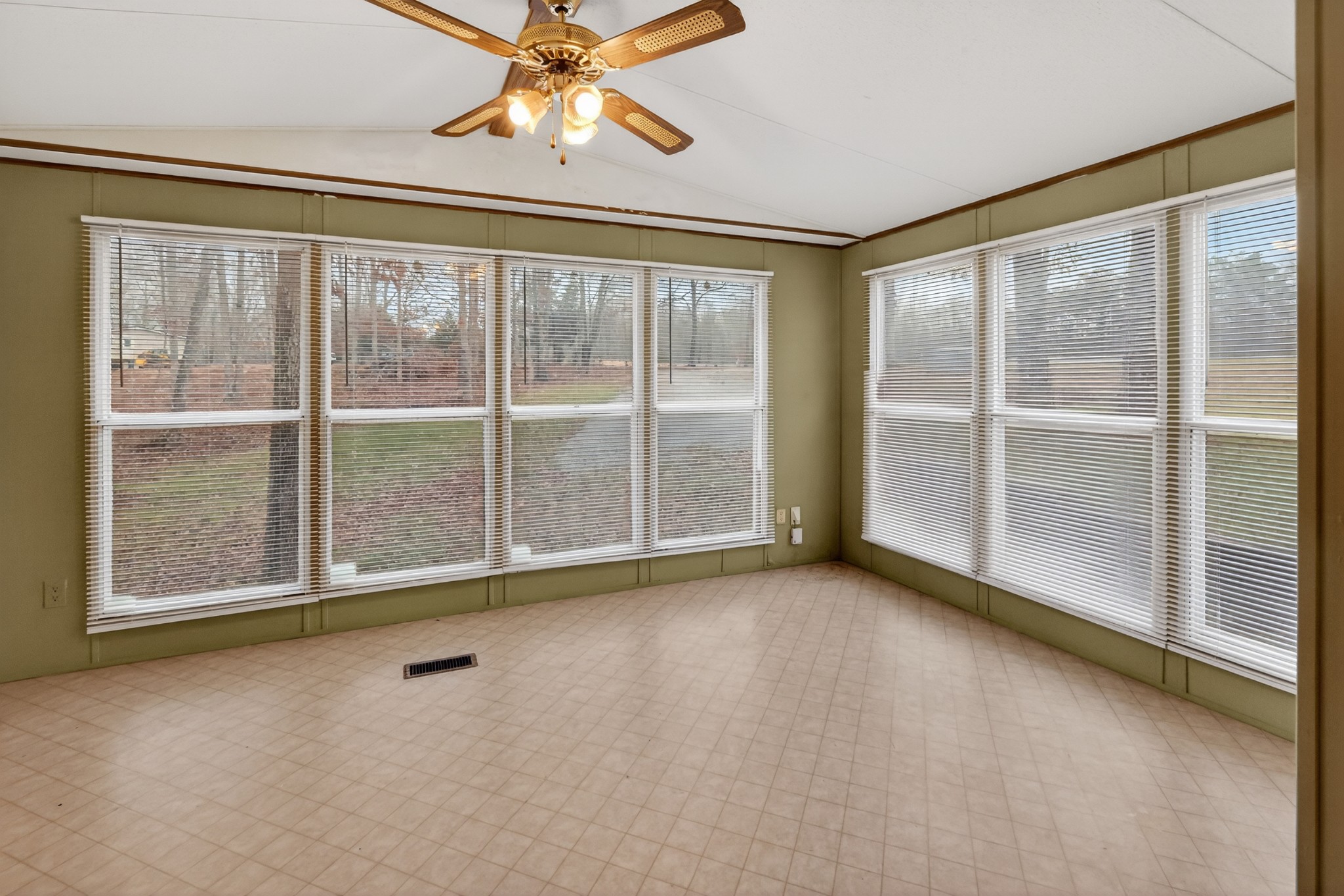 898 Overhead Bridge Rd