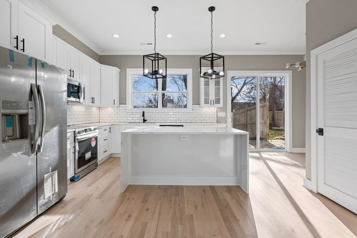 Photo 1 of 17 — 752B Croley Dr, Nashville, TN 37209