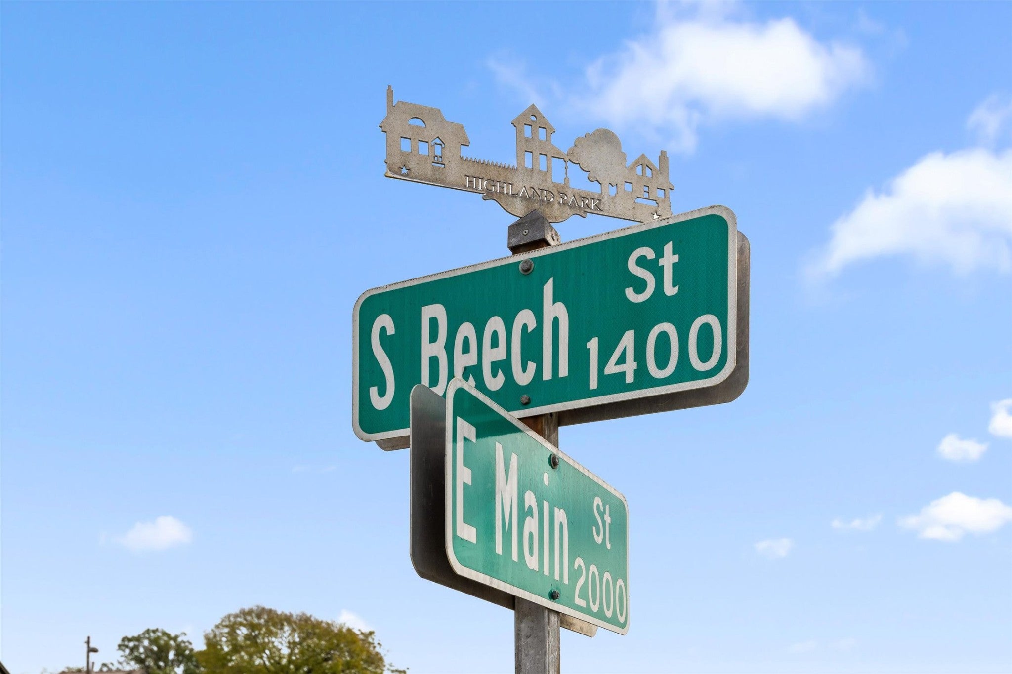 2009 E Main St
