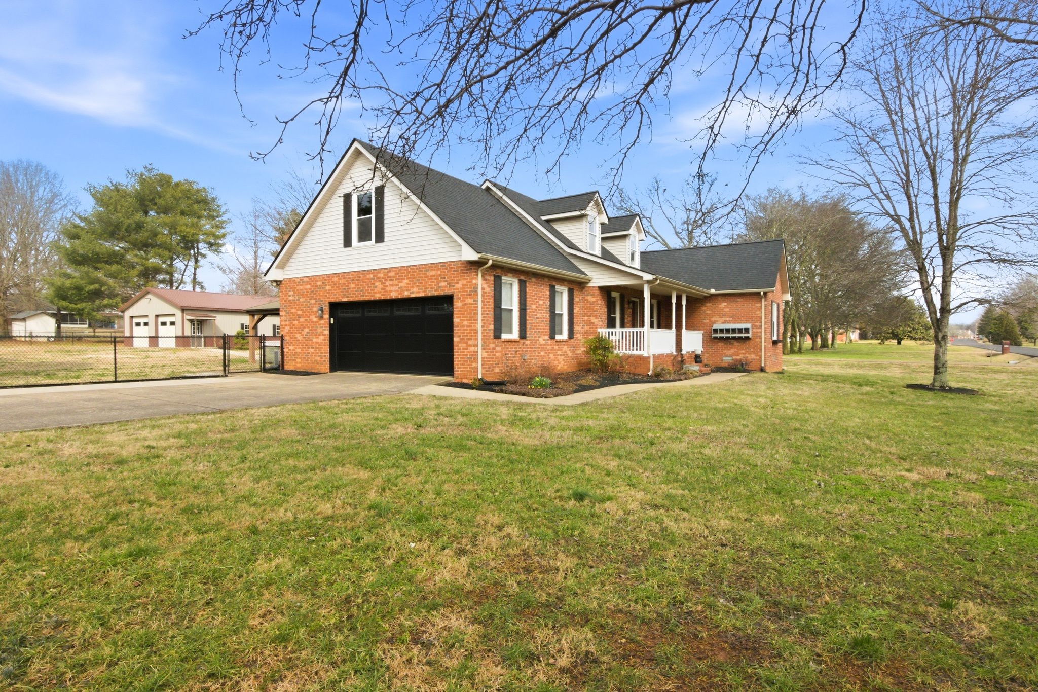 1976 Orchard Park Dr