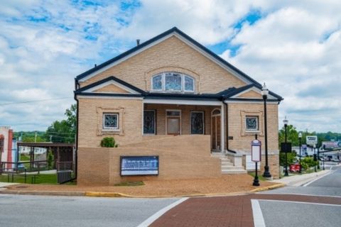 117 1st Ave NE Winchester TN 37398