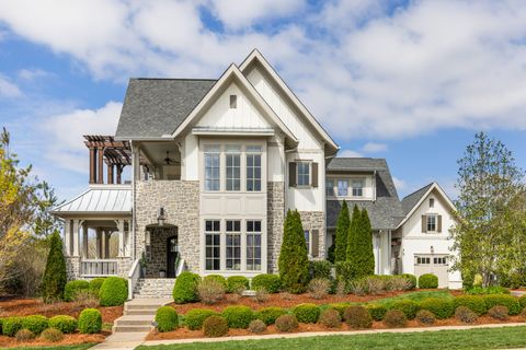 7000 Lanceleaf Dr College Grove TN 37046