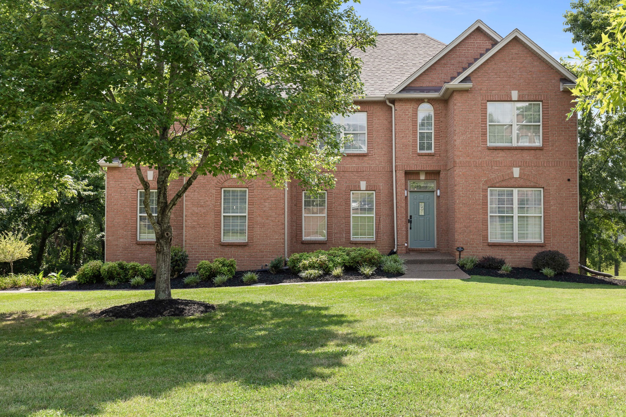 Photo 1 of 53 — 812 Lynn Dr, Goodlettsville, TN 37072