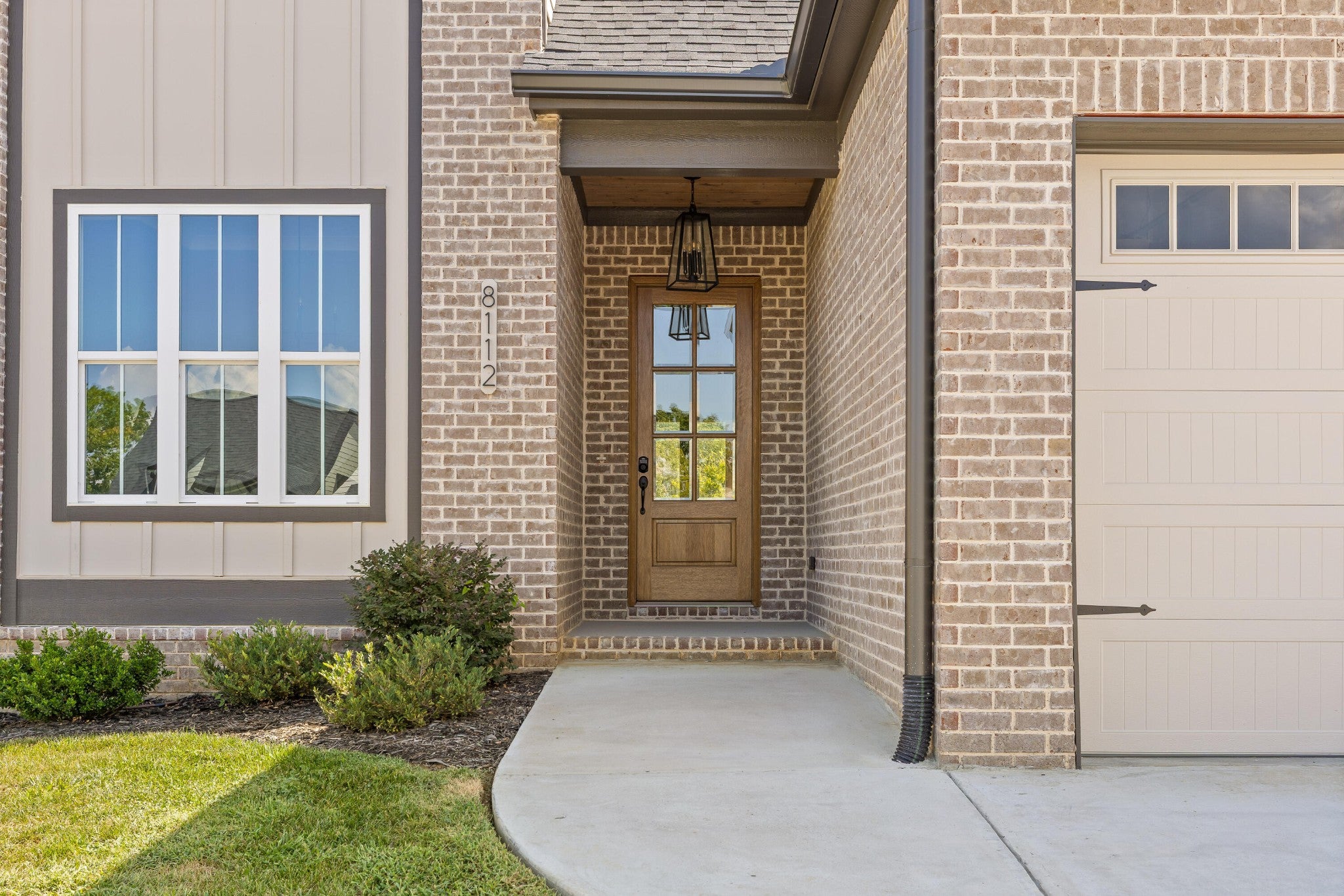8112 Sir Oliphant Way