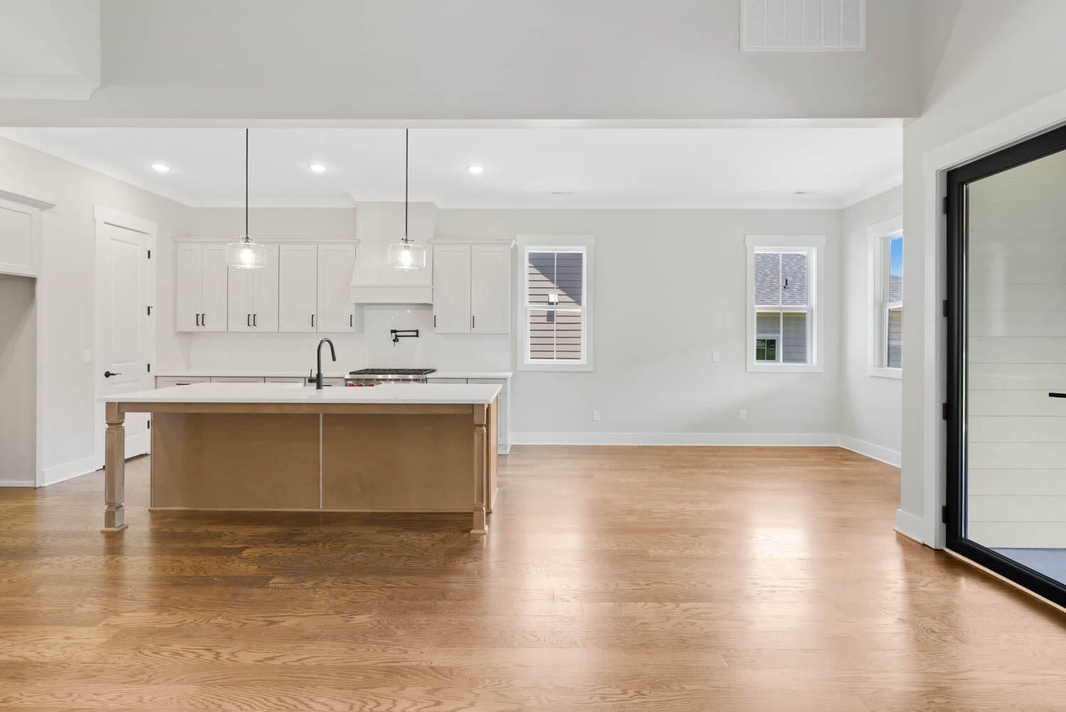 8112 Sir Oliphant Way