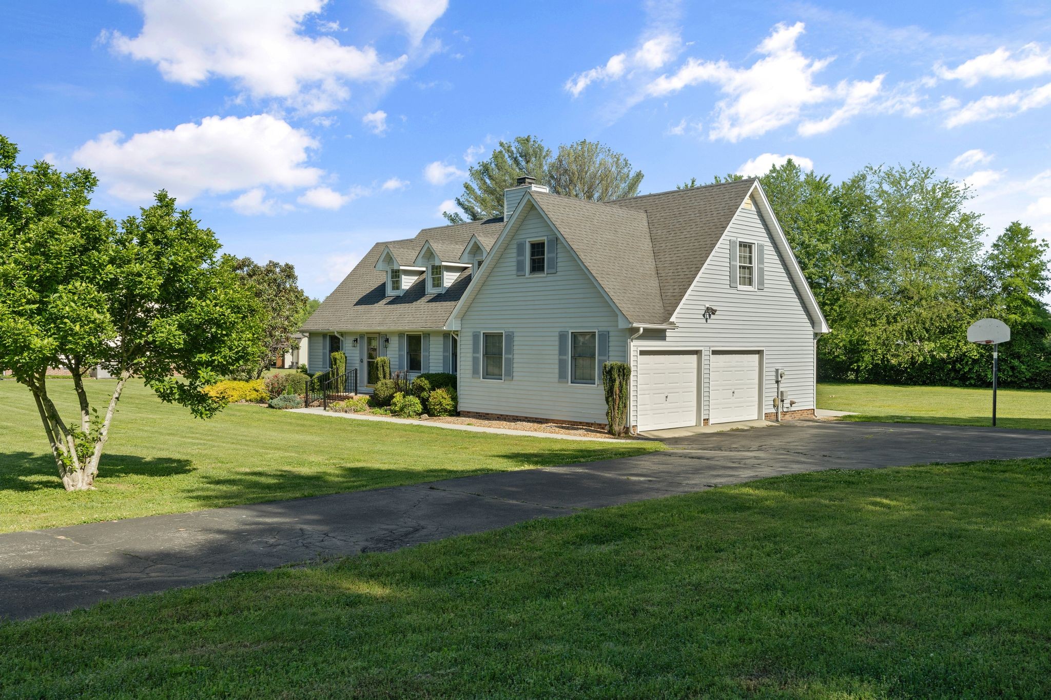 121 Twin Marys Dr