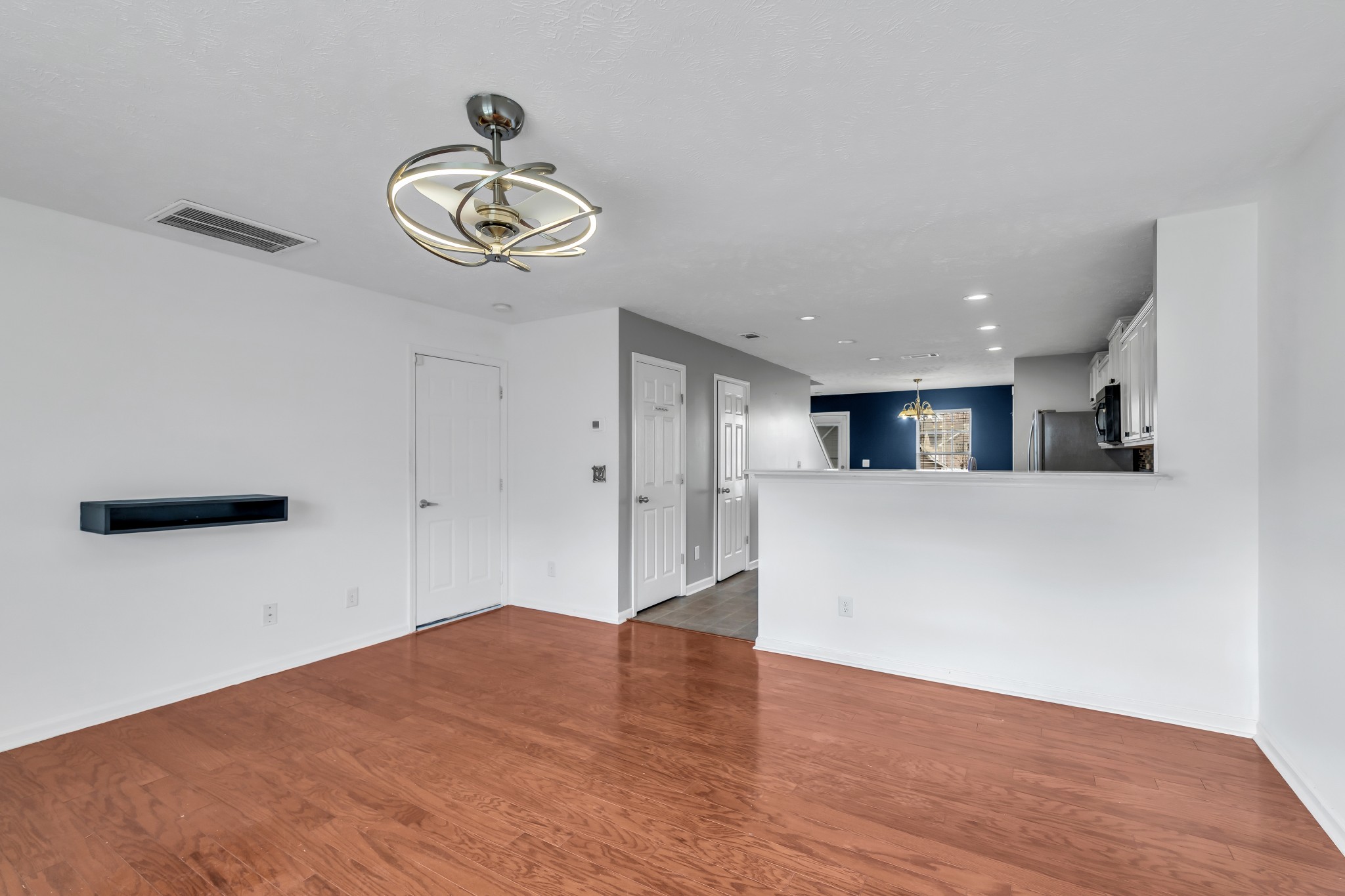 1108 Shallowbrook Trl S