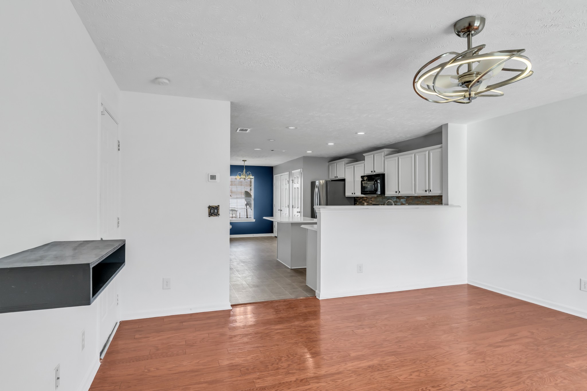 1108 Shallowbrook Trl S