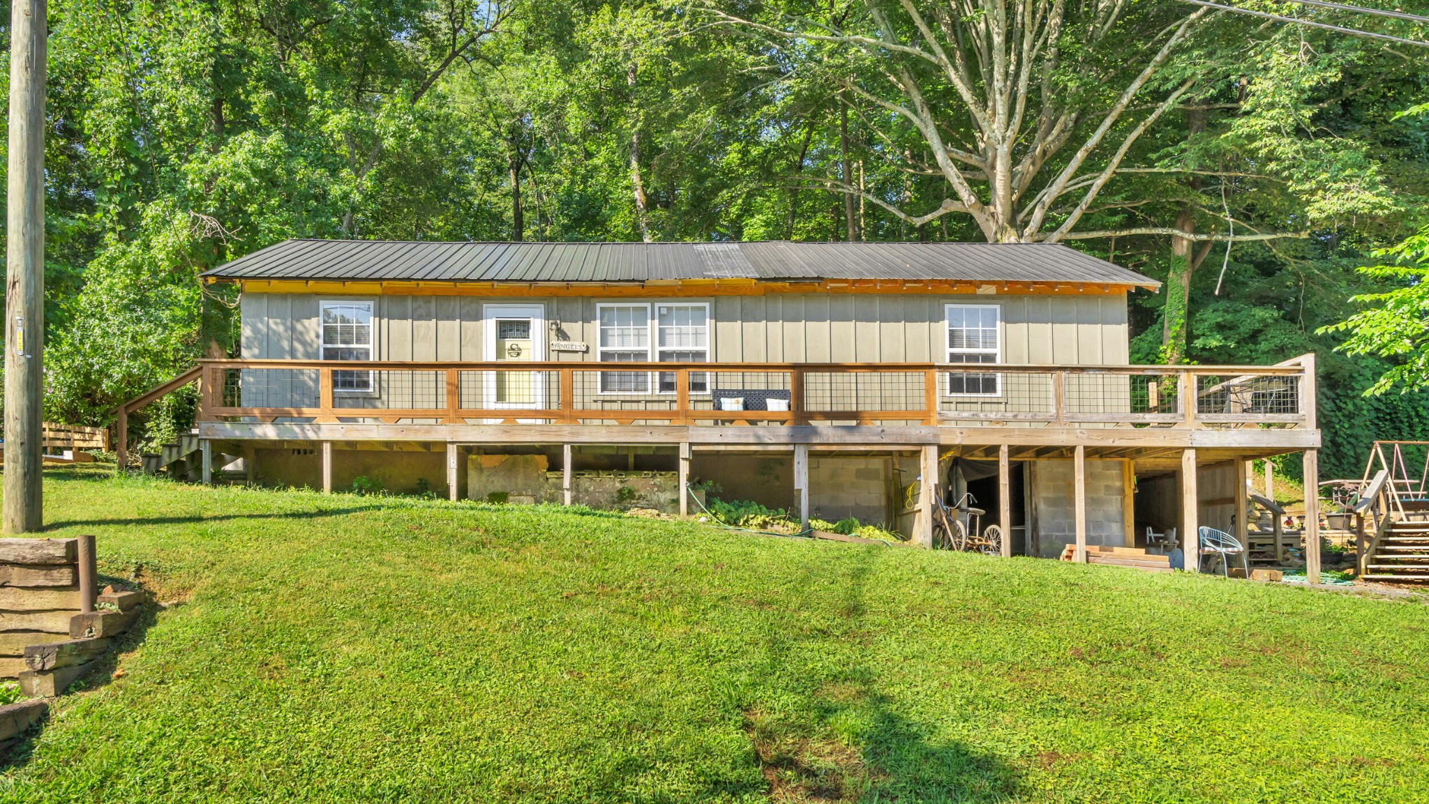 44 Rainbow Drive