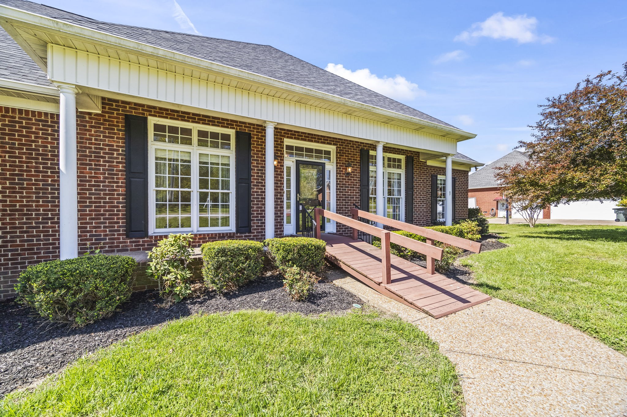 2102 Donna Kaye Ct