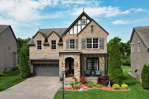 102 Cobbler Cir Hendersonville TN 37075