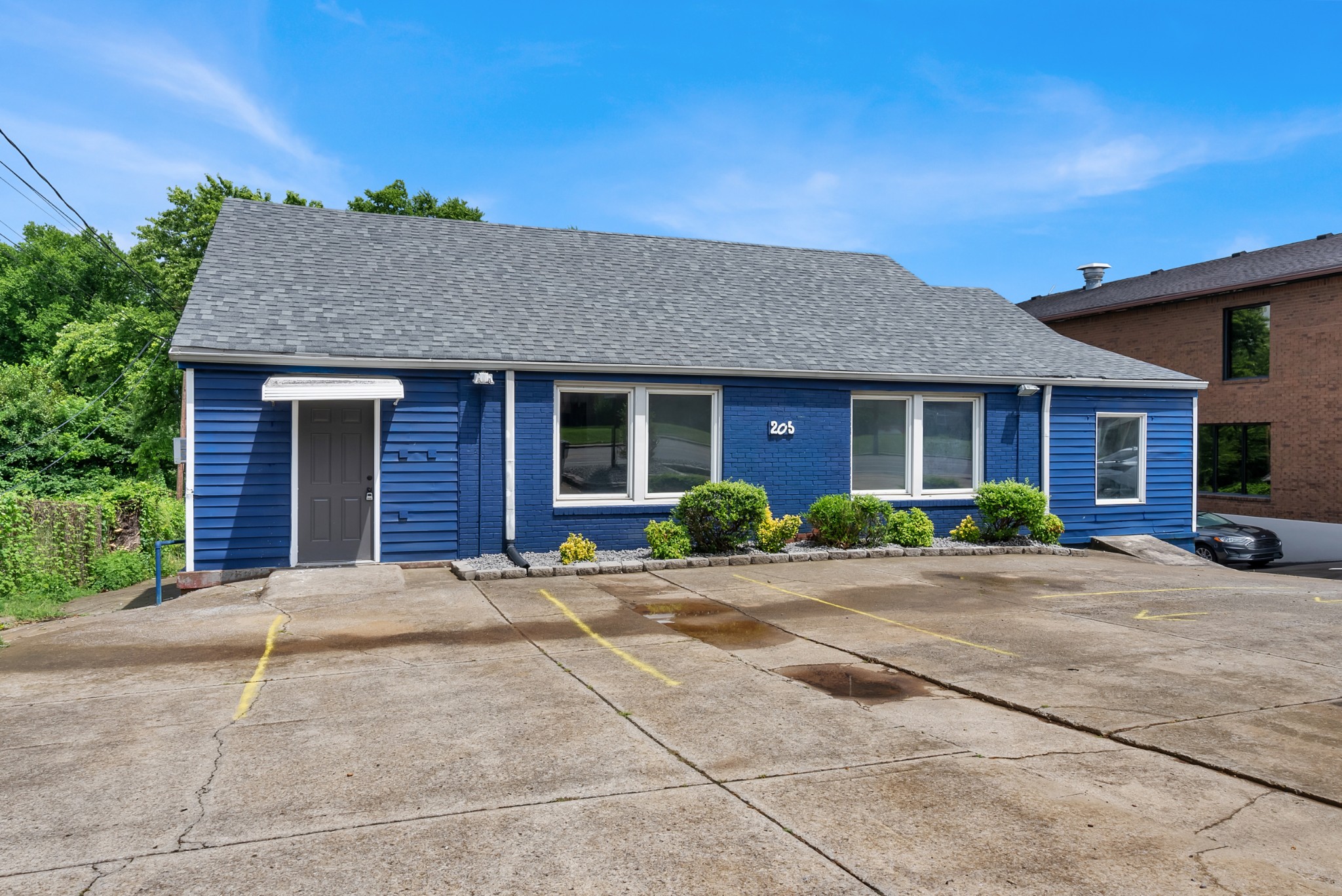 205 Donelson Pike