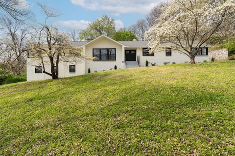 Photo of 6612 Fox Hollow Rd, Nashville, TN 37205 (MLS # 3213799)