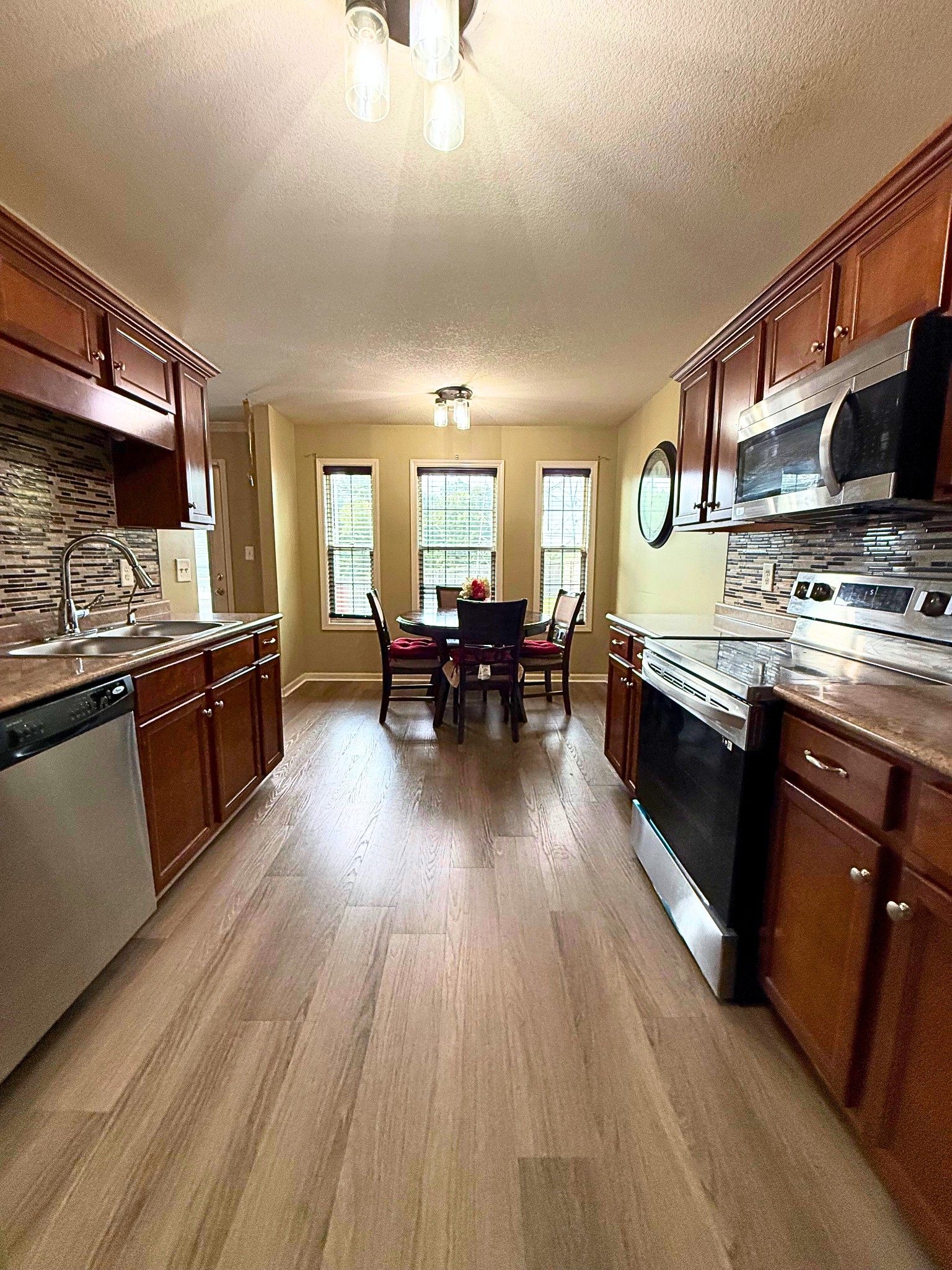 344 Chalet Cir