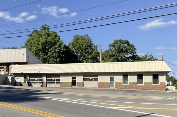 3604 Highway 48 N