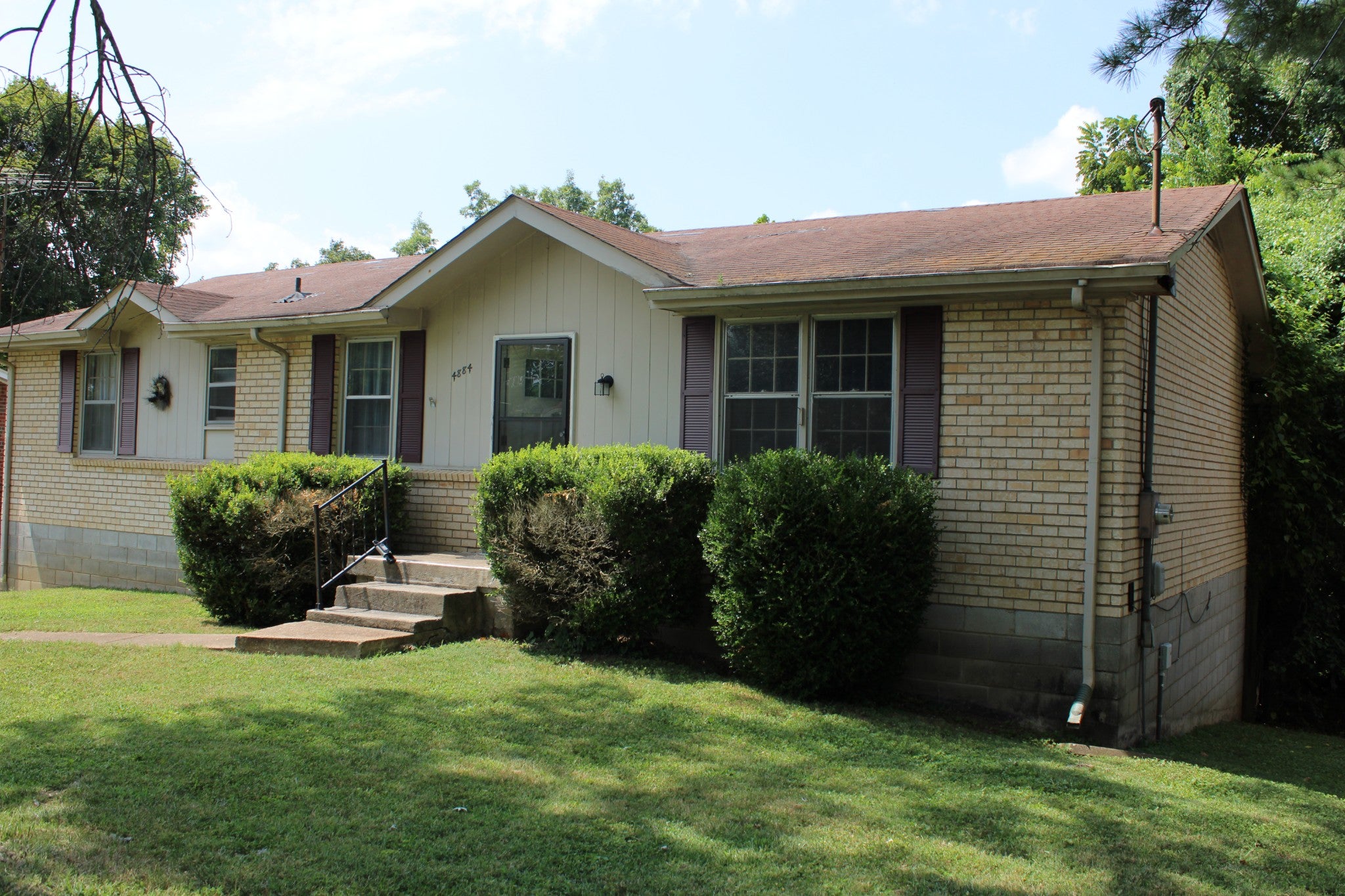 4884 Whittier Dr