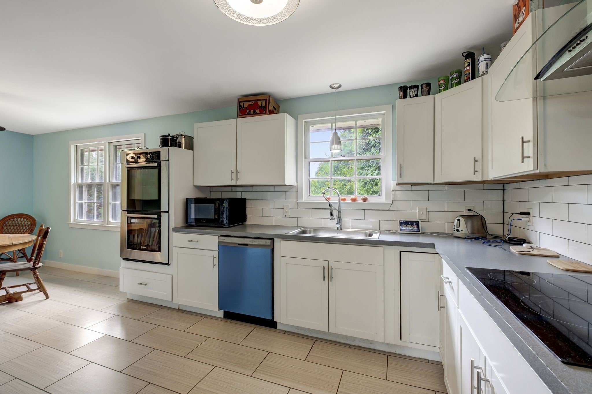 4884 Whittier Dr