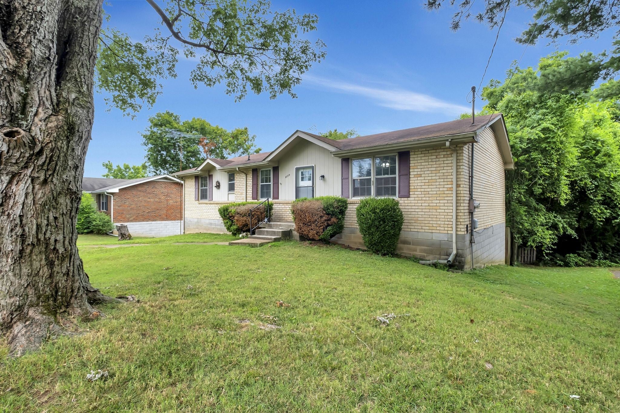 4884 Whittier Dr