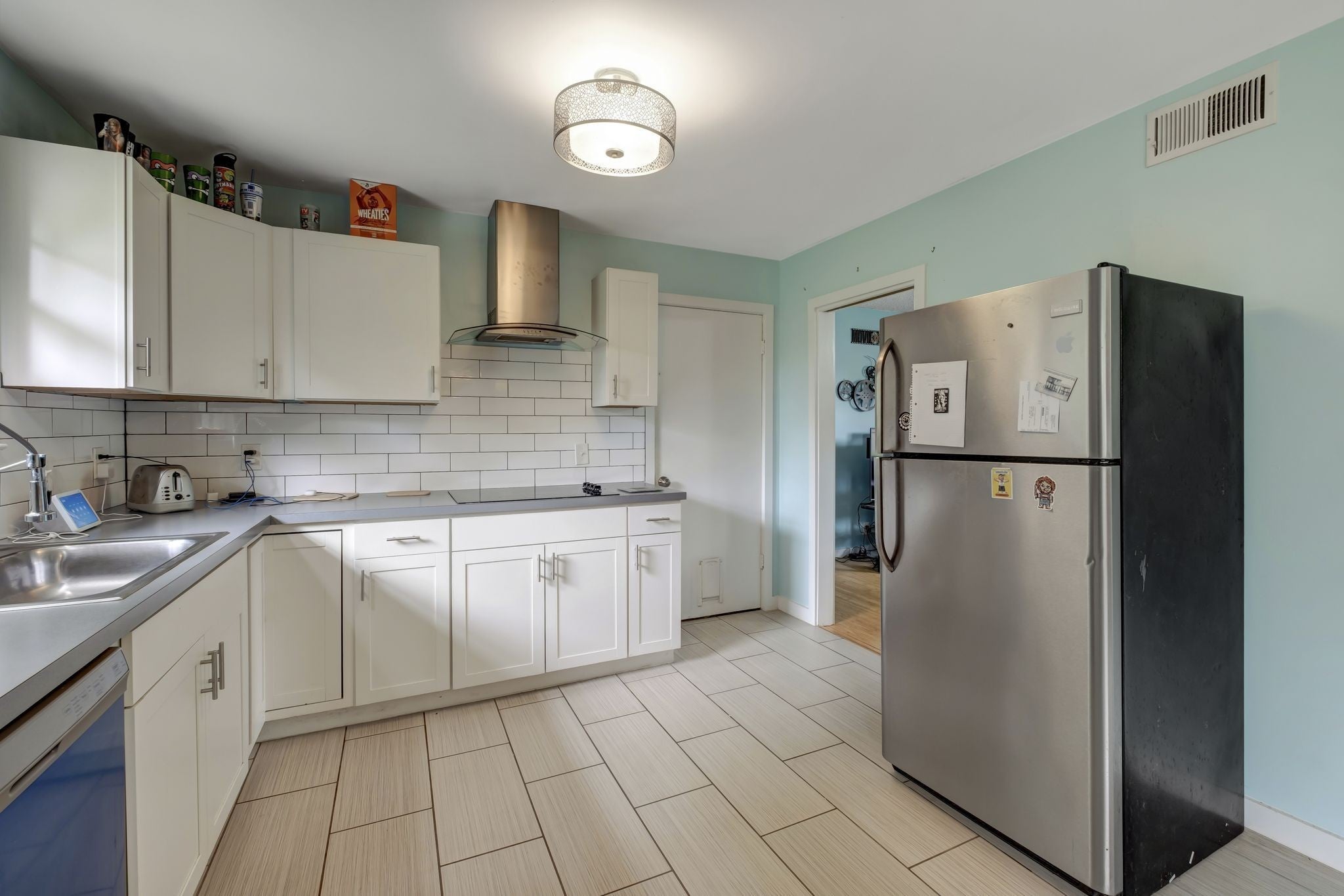 4884 Whittier Dr