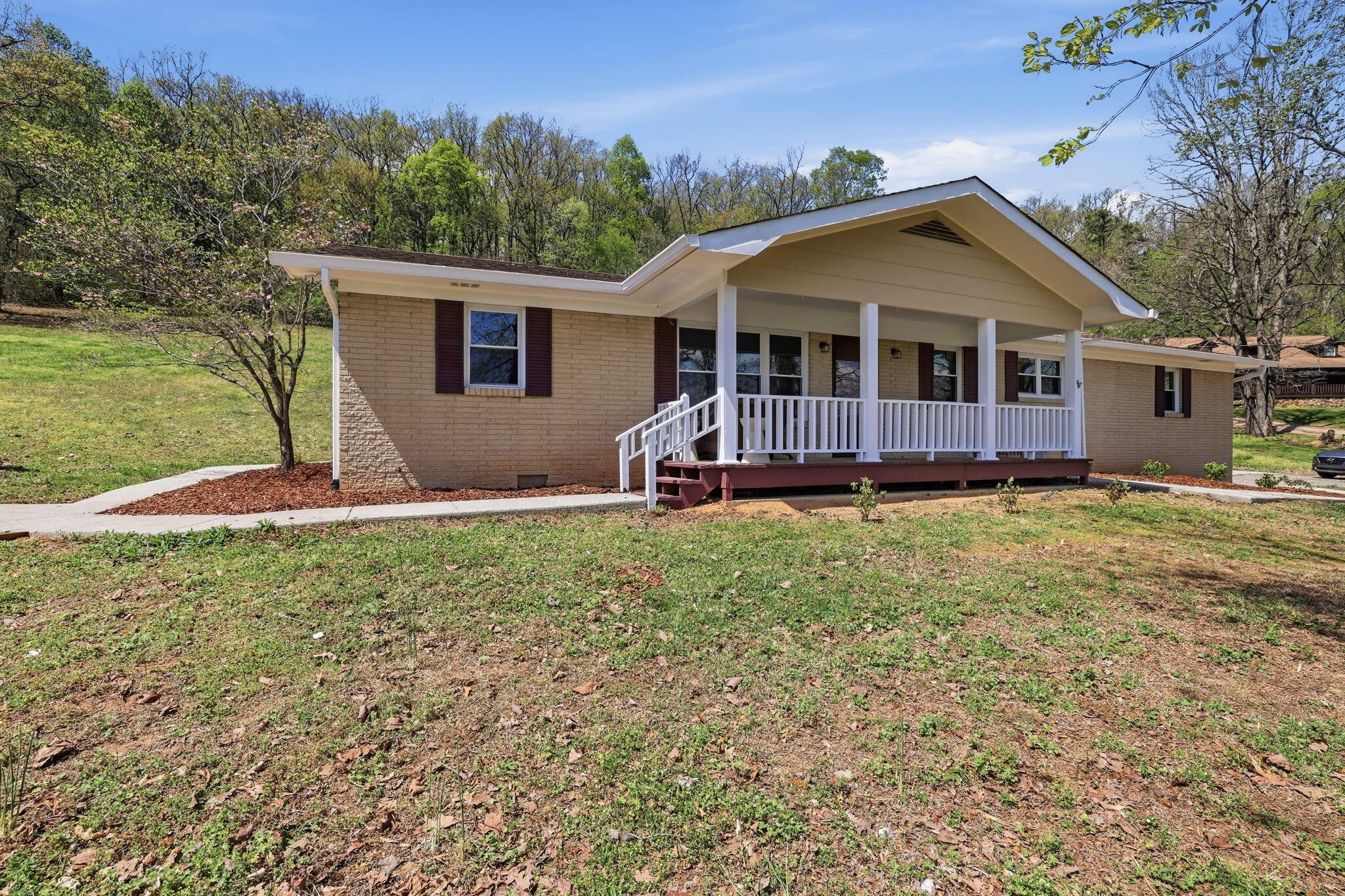 662 Red Hill Valley Road SE