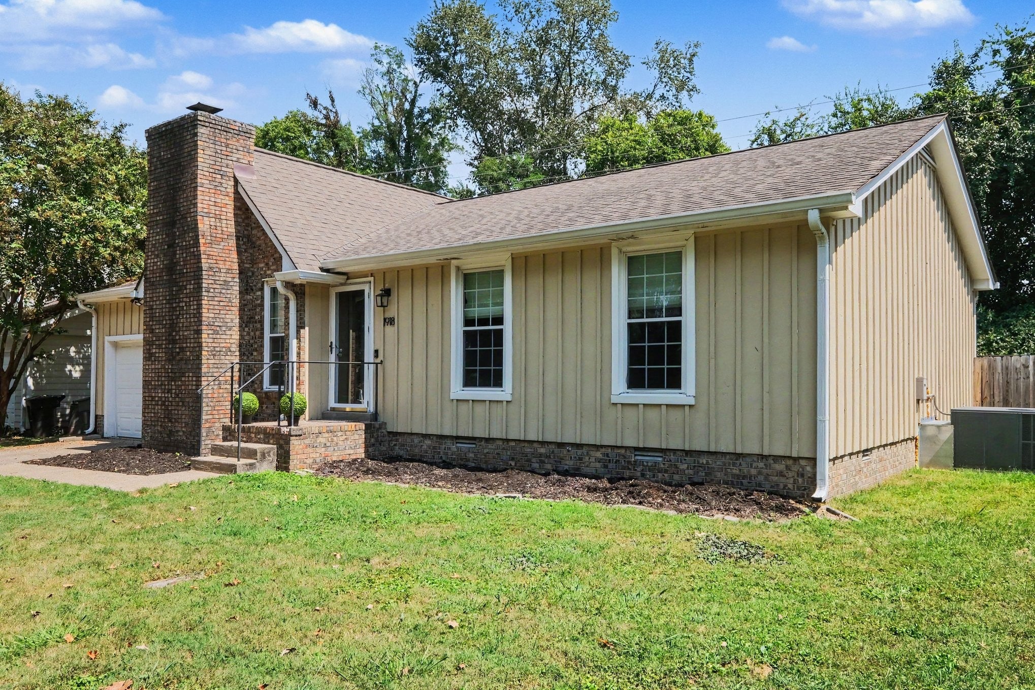 1918 Redbud Ct