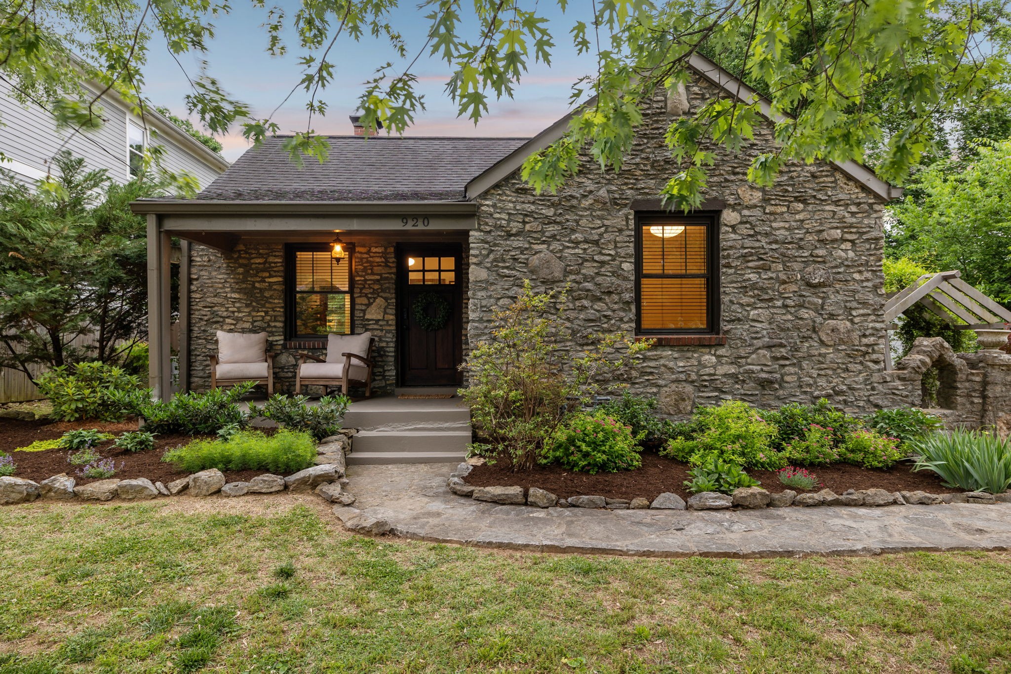 920 Carolyn Ave