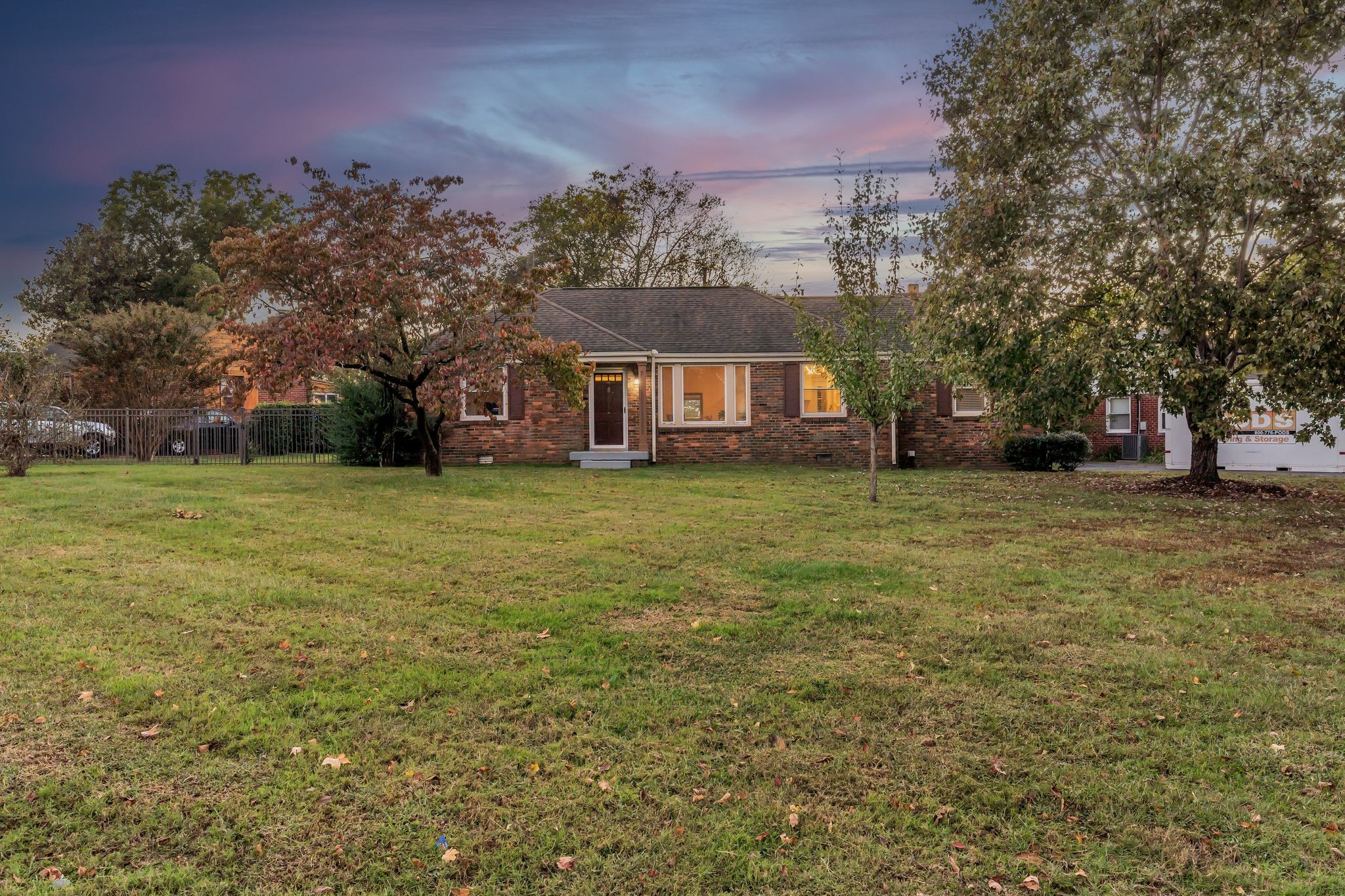 2205 Crestline Dr