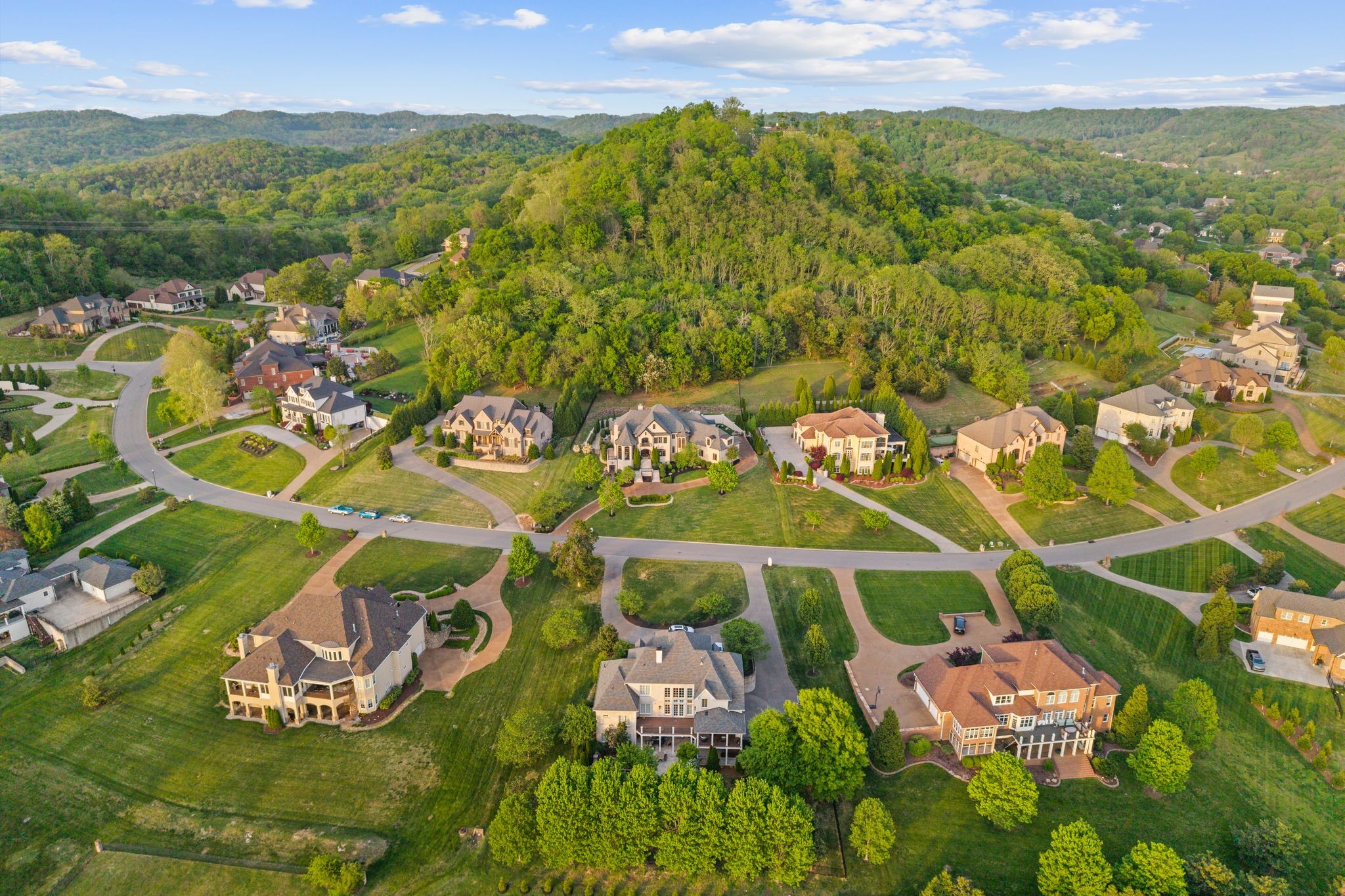 672 Legends Crest Dr