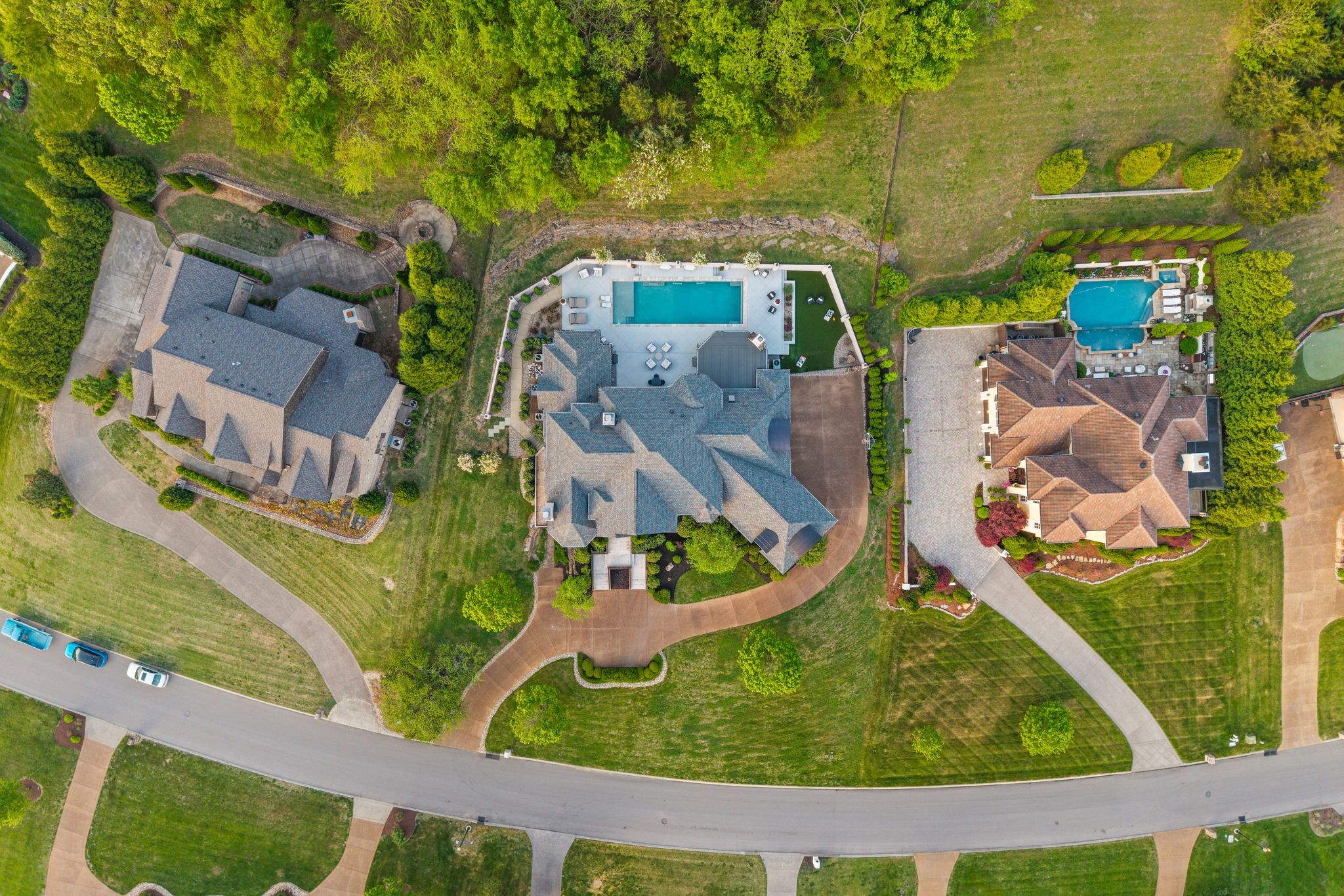 672 Legends Crest Dr