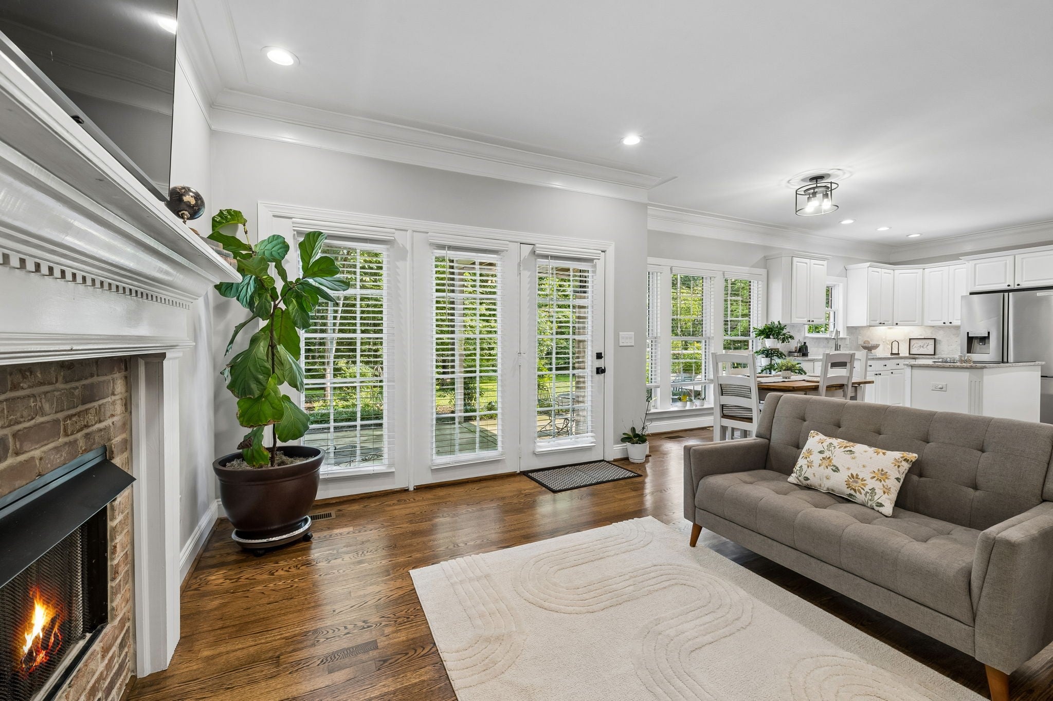 7313 Henry Dr