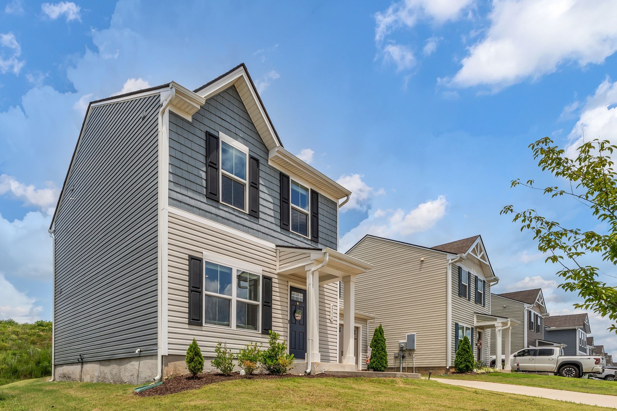 2334 Brokeshire Dr
