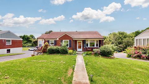 1716 Merritt Dr Clarksville TN 37043