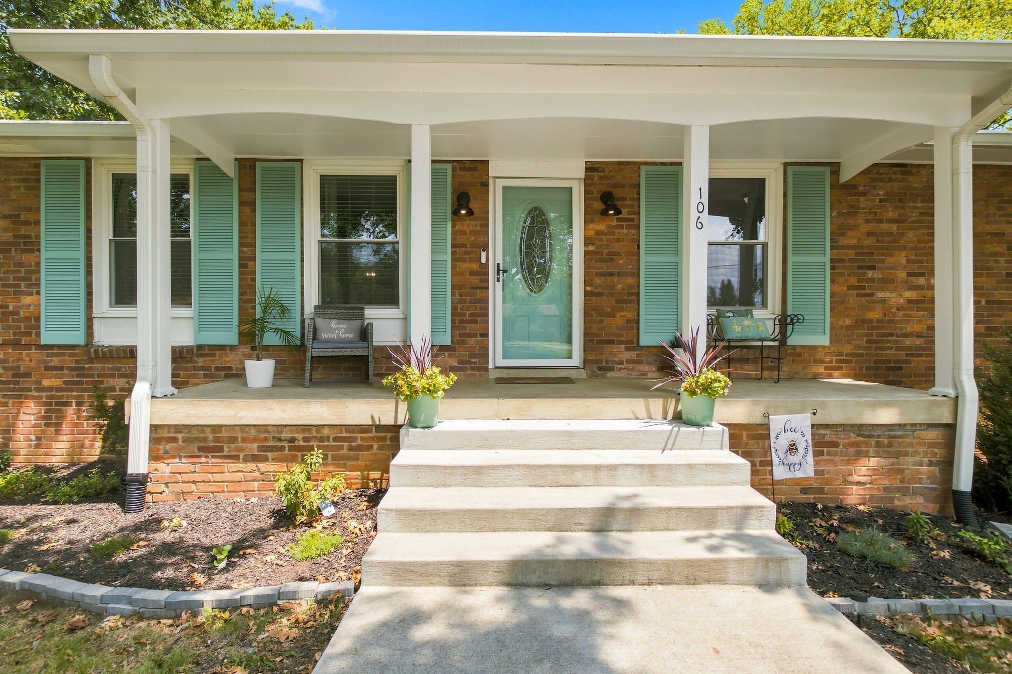 106 Marseille Dr